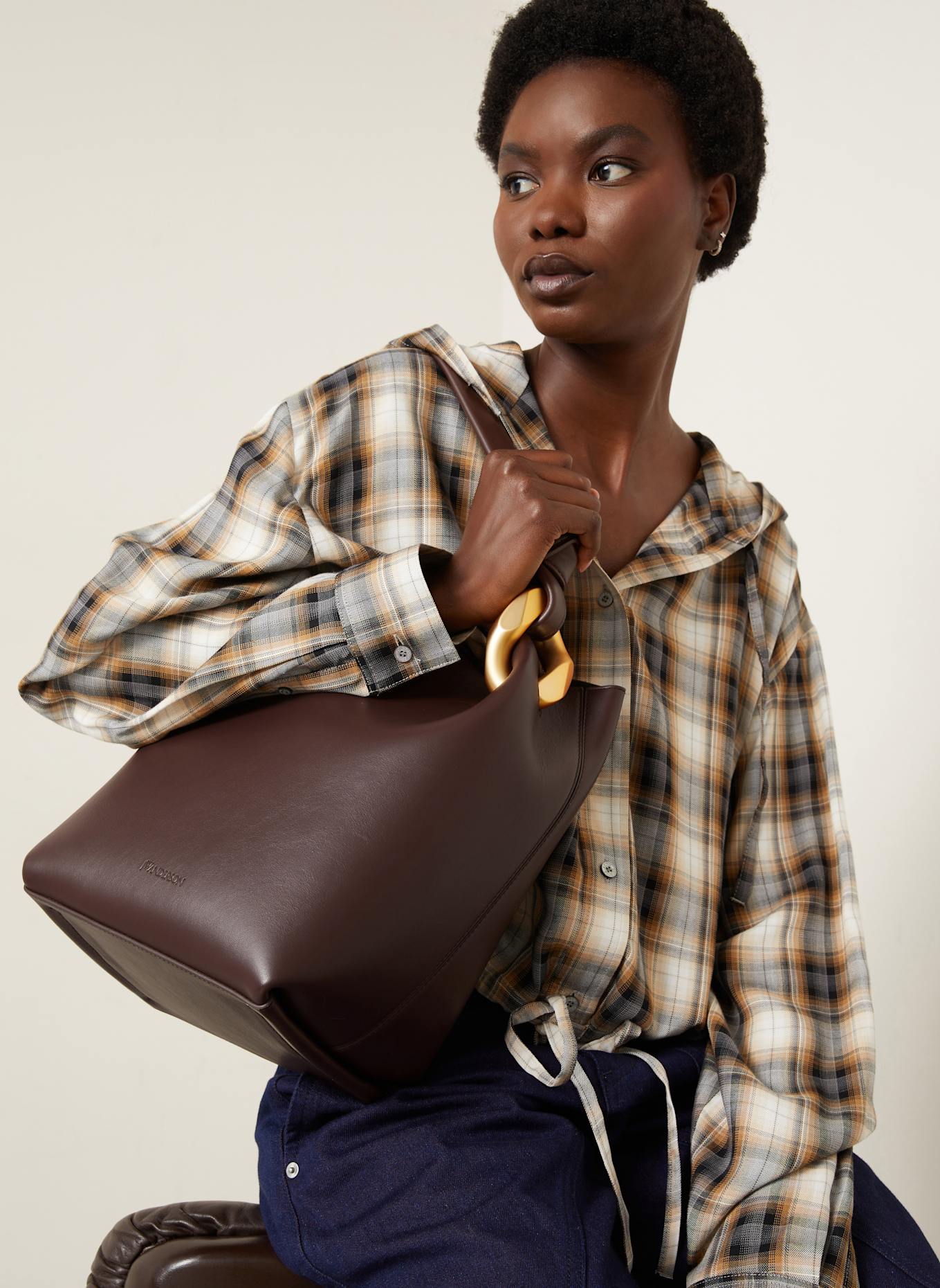 JW ANDERSON Schultertasche THE JWA CORNER: DUNKELBRAUN