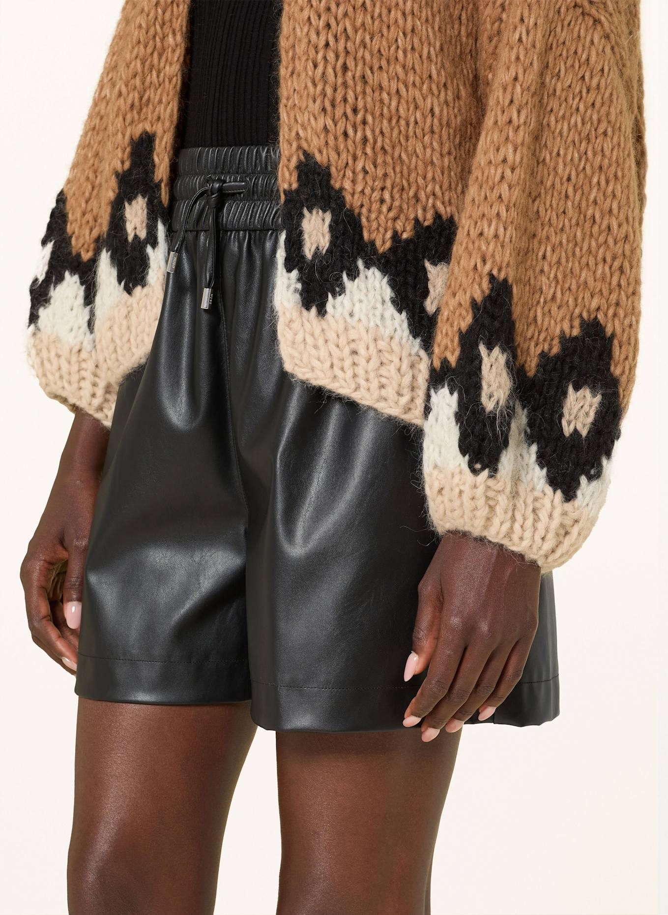 MAIAMI Housse tricotée en alpaga: MARRON / NOIR / NUDE