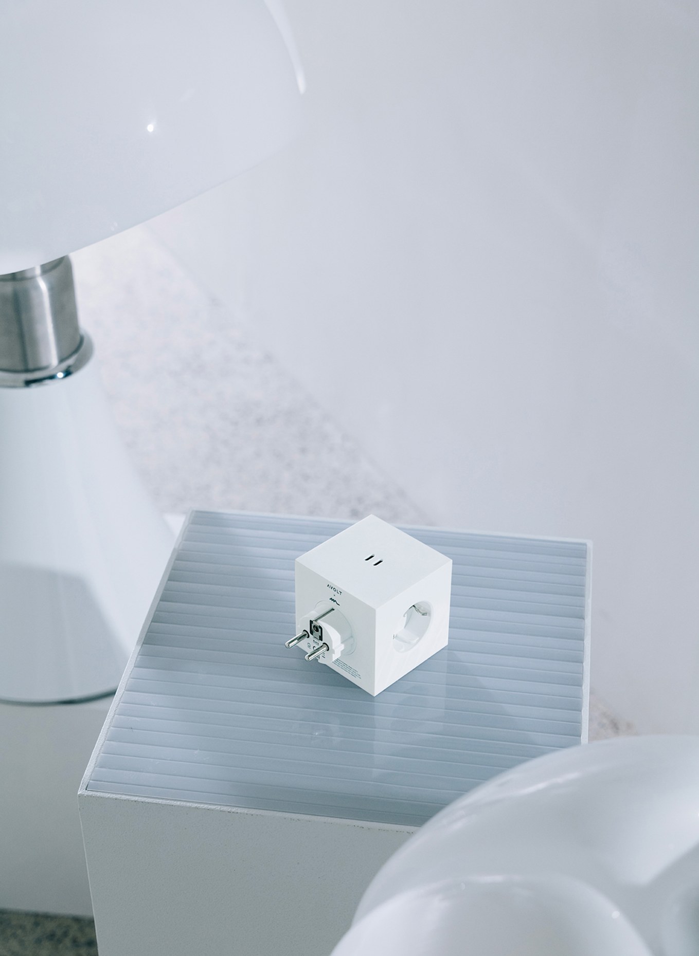 AVOLT Wielogniazdowa listwa zasilająca SQUARE 2: BIAŁY