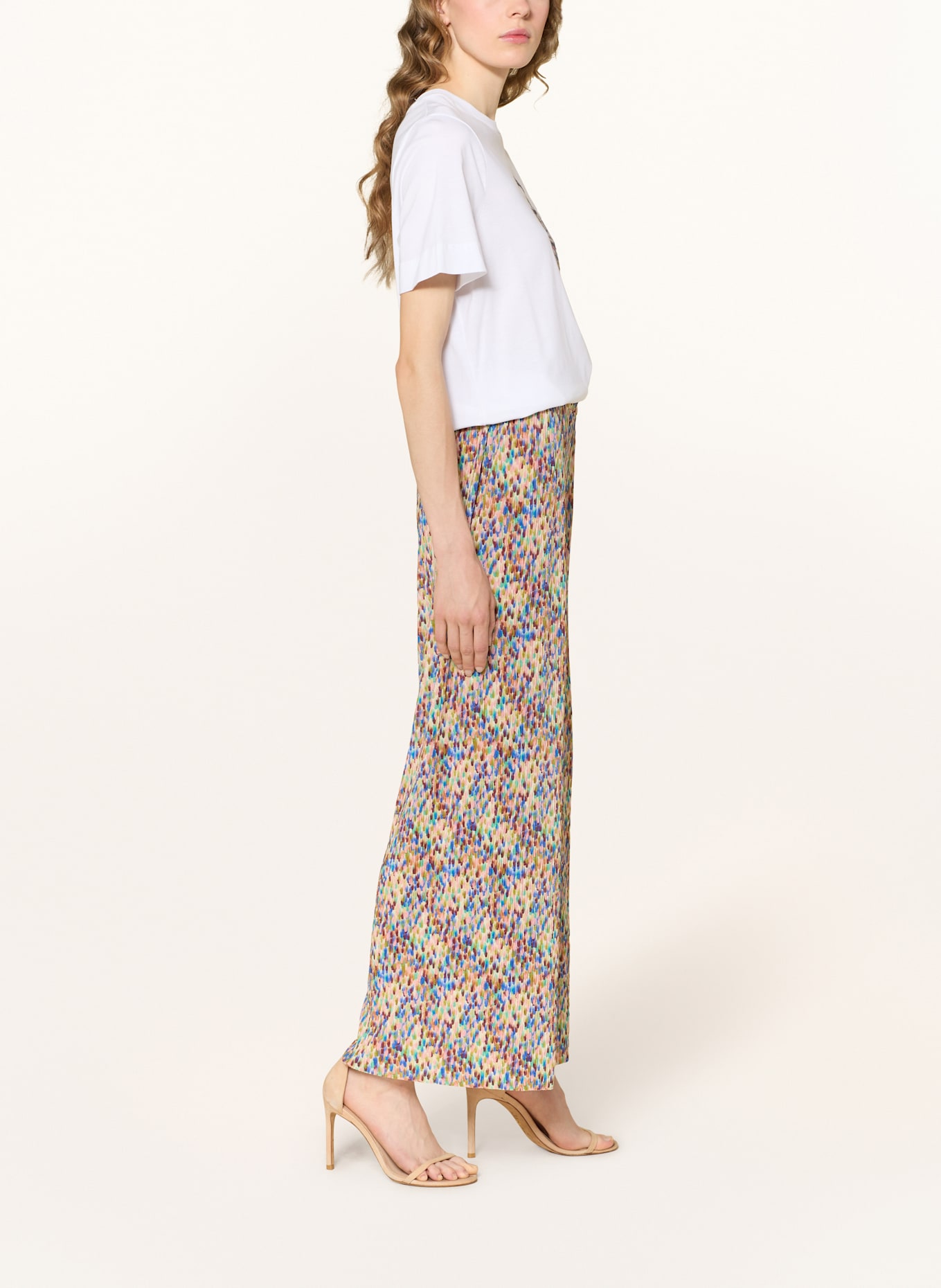 Rich & Royal Culottes: Skip an item carousel