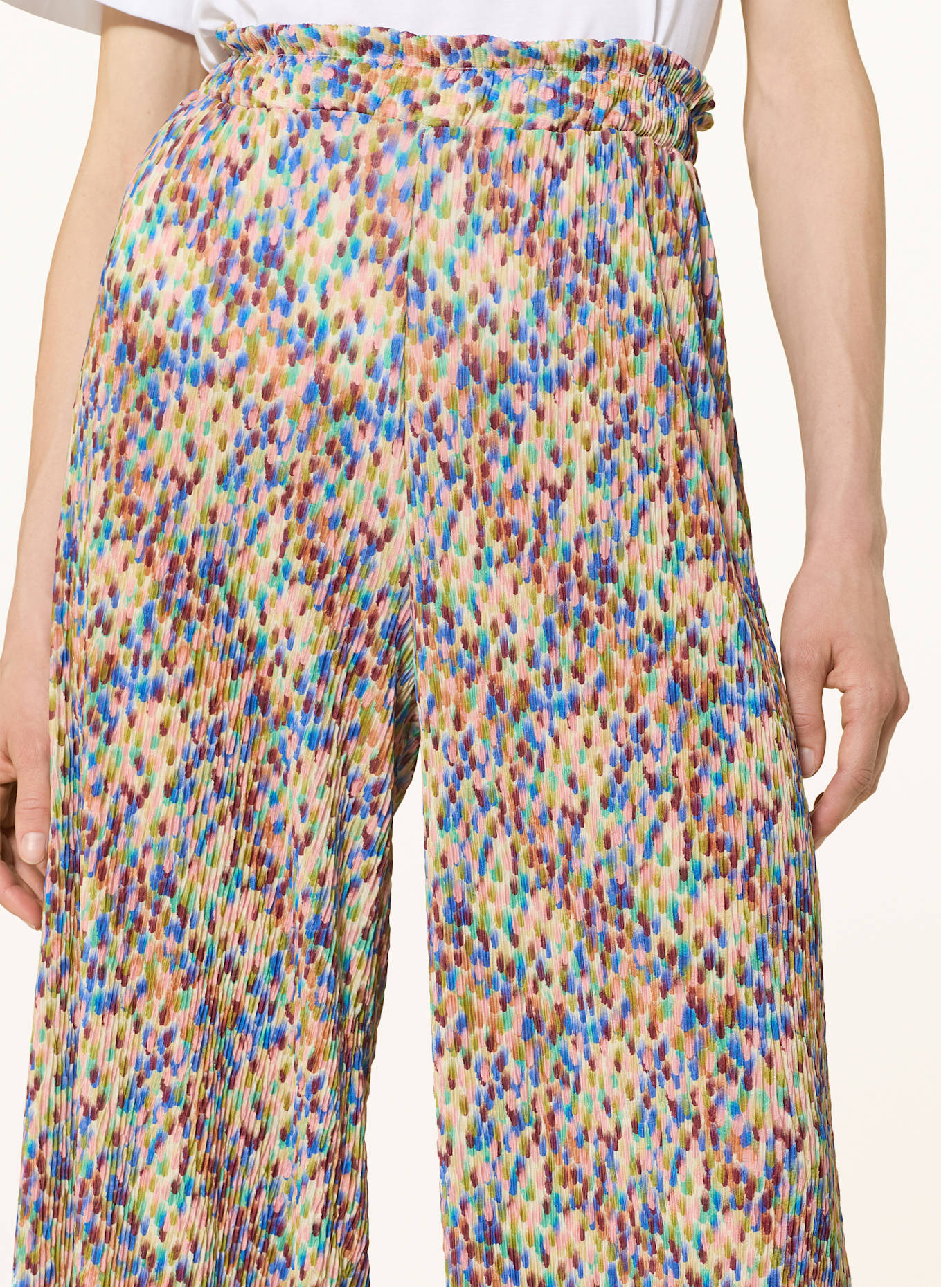 Rich & Royal Culottes: Skip an item carousel