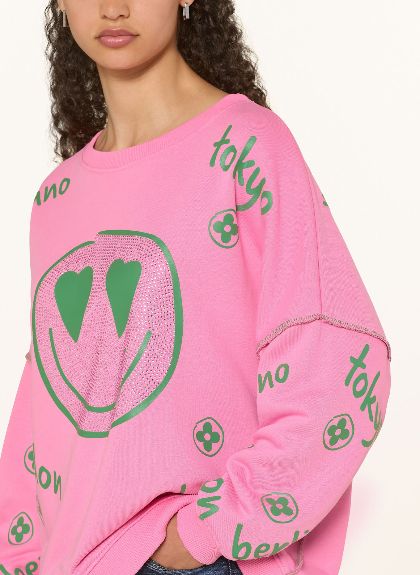 miss goodlife Sweatshirt mit Schmucksteinen: ROSA / DUNKELGRÜN