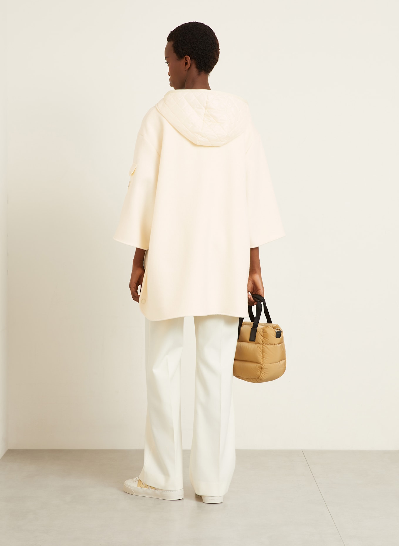 MONCLER Cape im Materialmix: ECRU