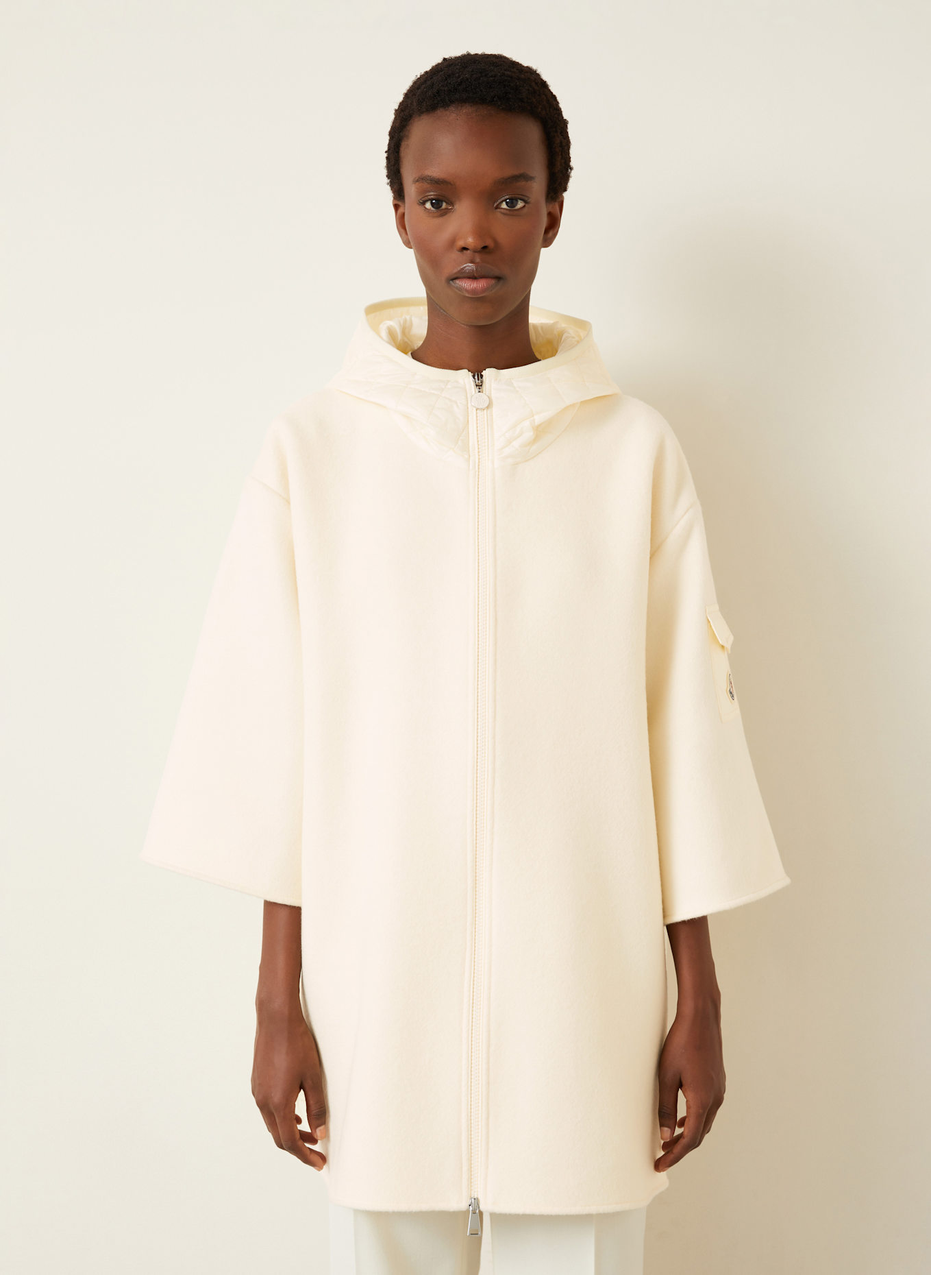MONCLER Cape im Materialmix: ECRU