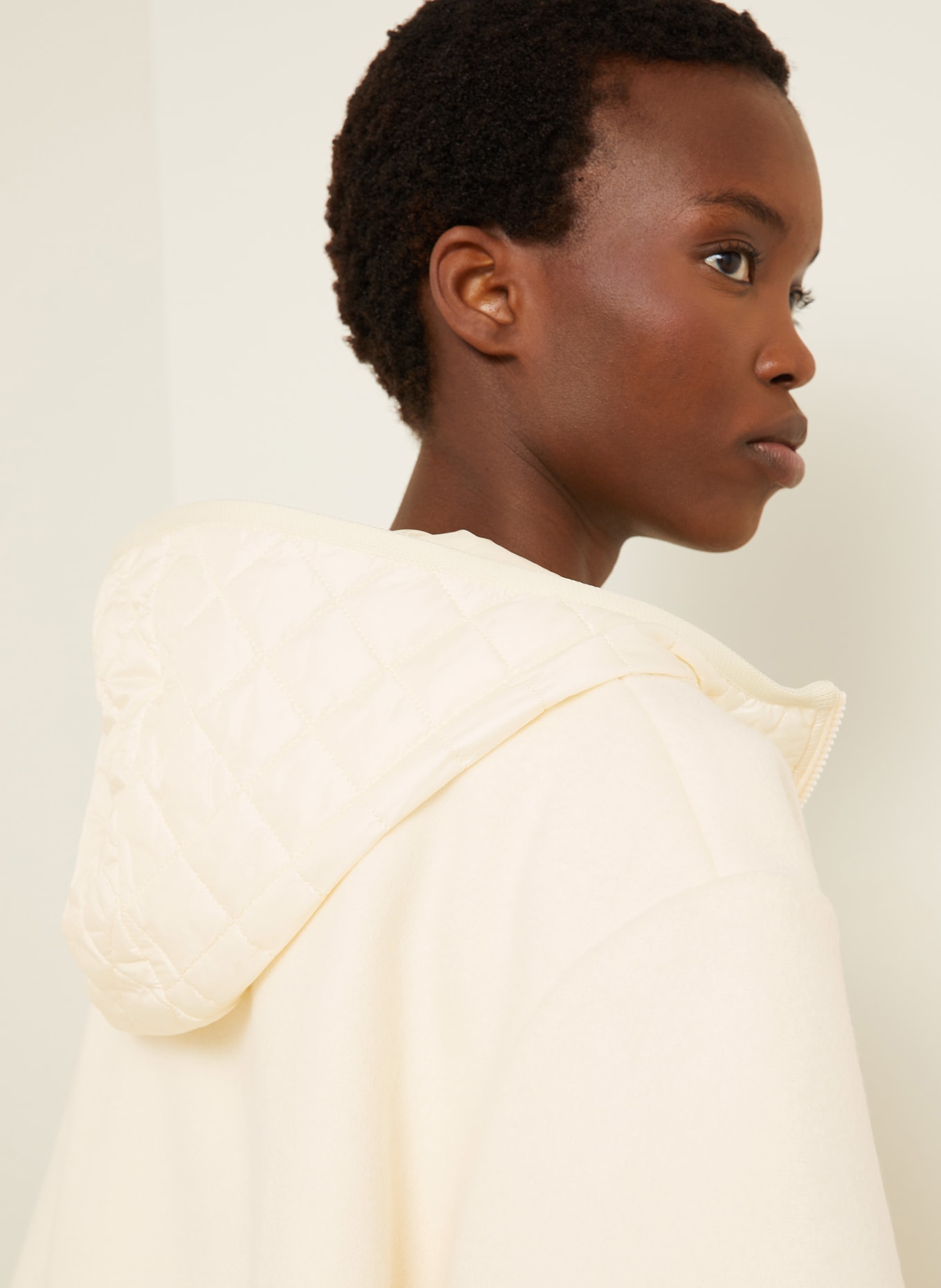 MONCLER Cape im Materialmix: ECRU