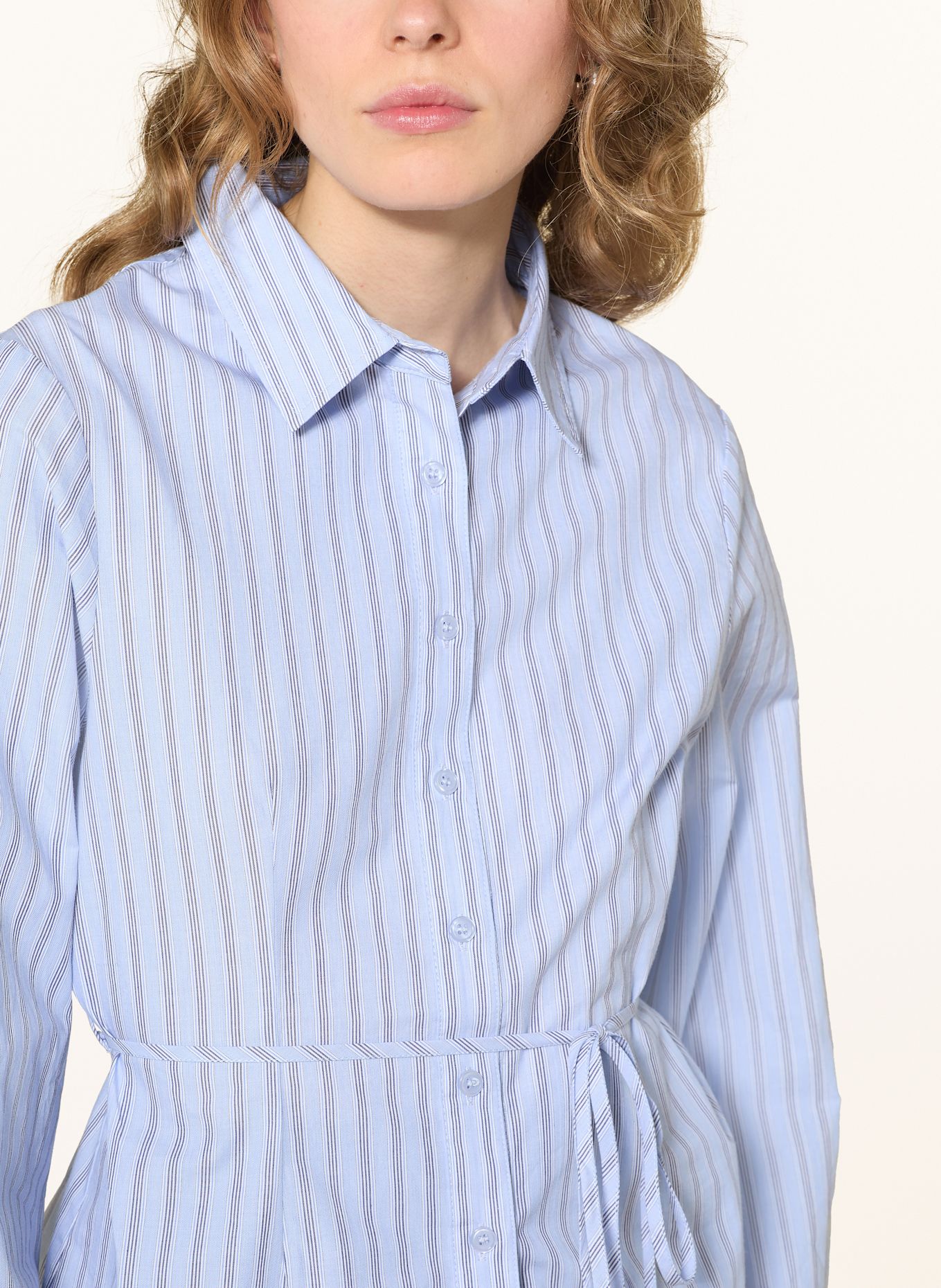 NEO NOIR Hemdbluse CLARIDA: HELLBLAU / SCHWARZ / WEISS