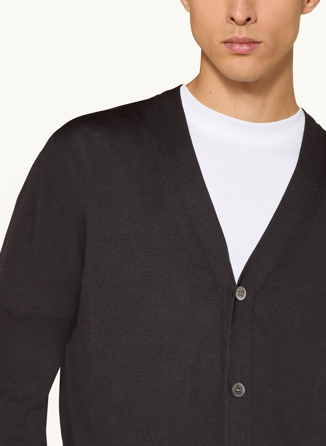 COS Strickjacke mit Seide: DUNKELBRAUN