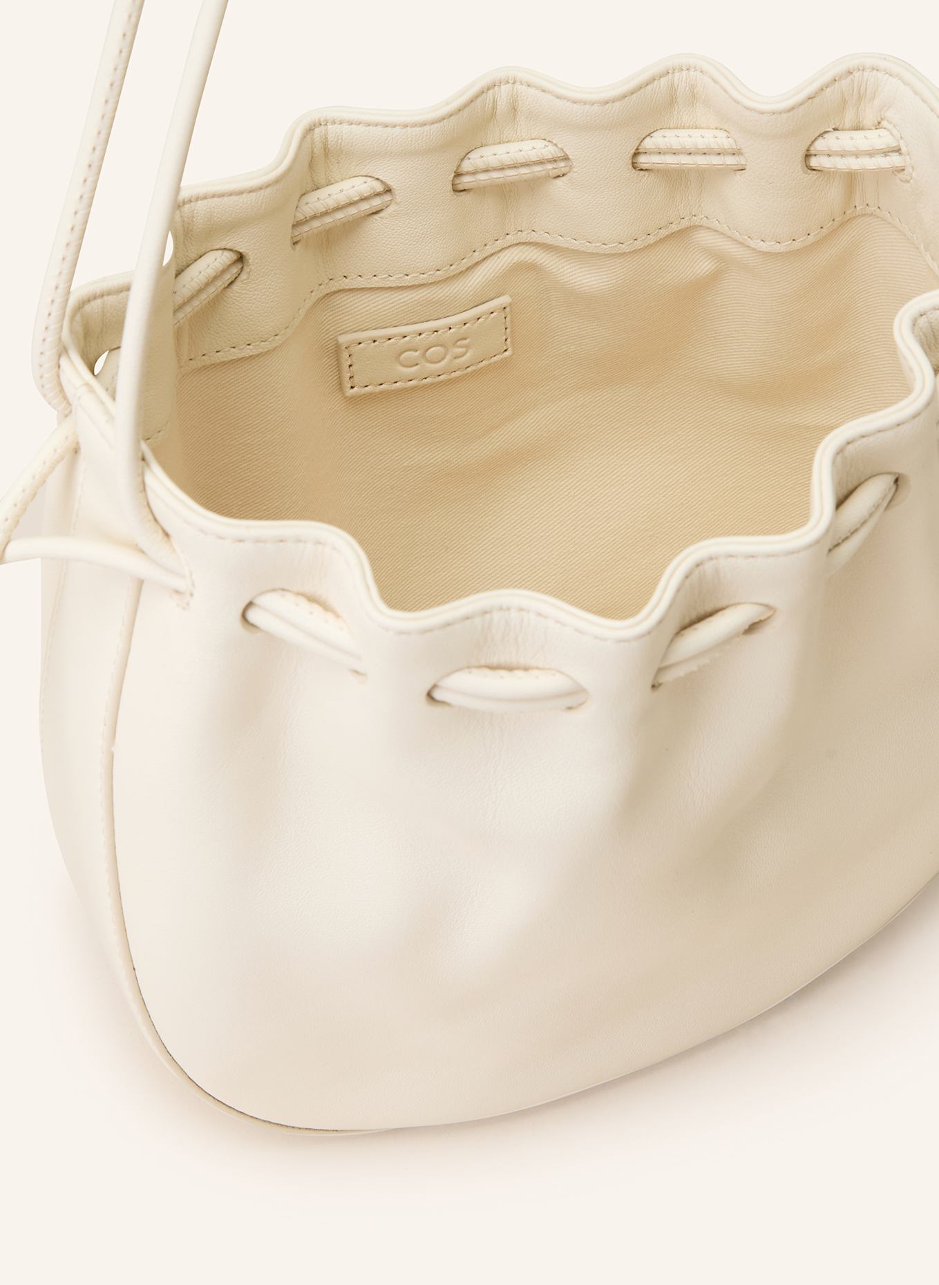 COS Beuteltasche: ECRU