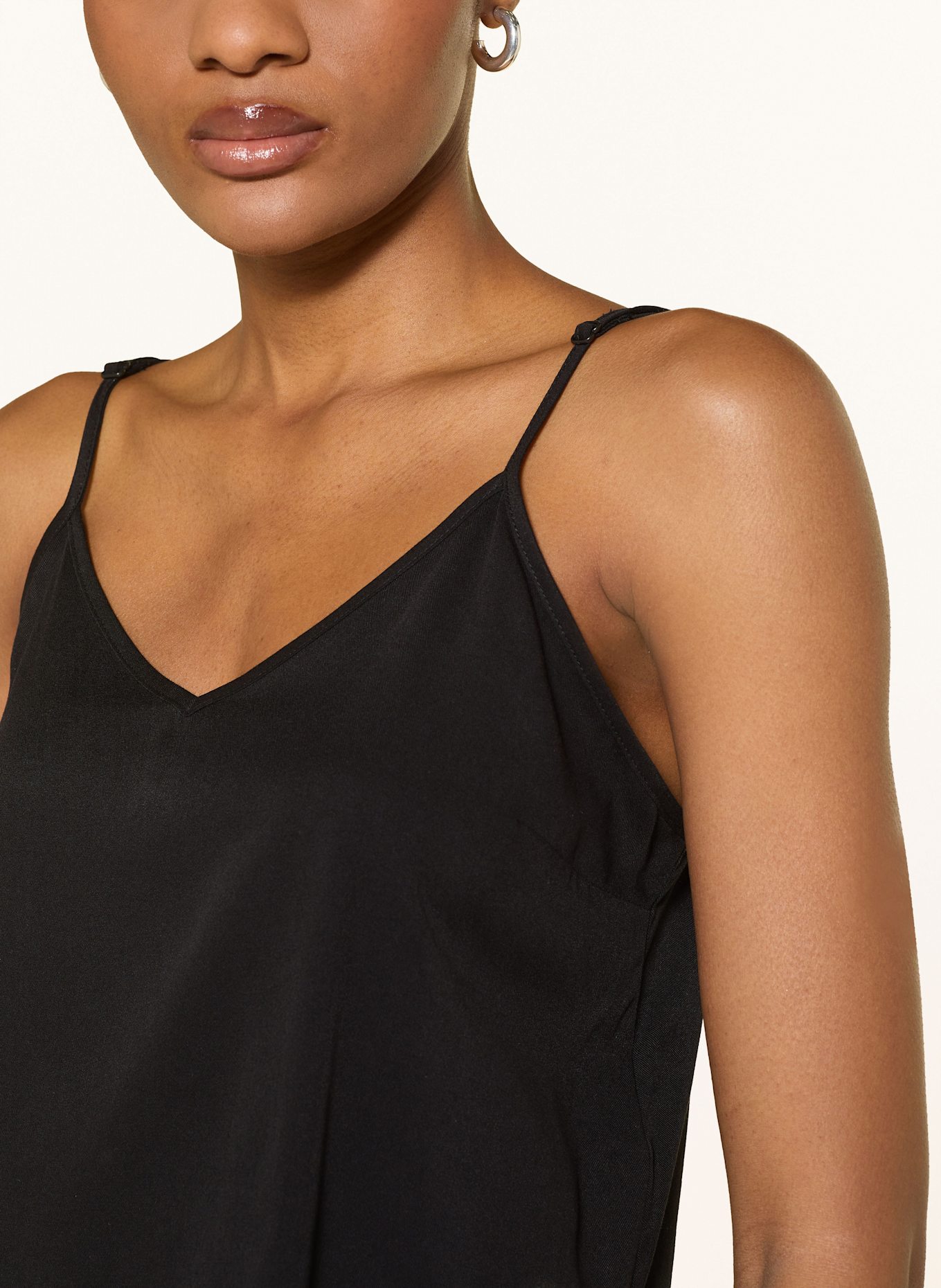 maje Blusenshirt mit Schmucksteinen: SCHWARZ
