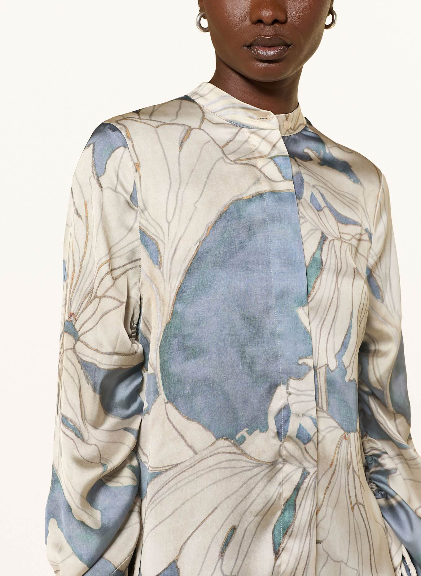 REISS Satinkleid MEGAN mit Cut-out: BLAUGRAU / HELLGRAU