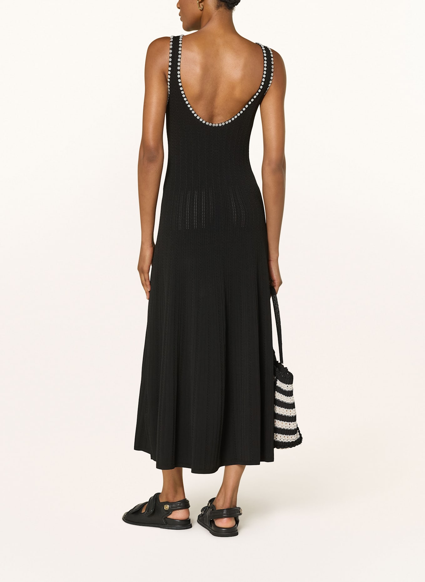 SANDRO Strickkleid: SCHWARZ