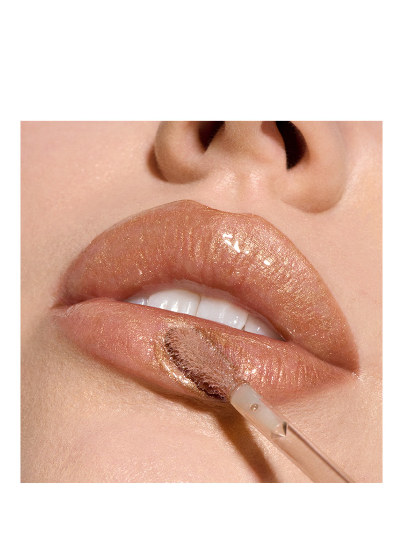 M.A.C LIPGLASS AIR: ACCOLADE