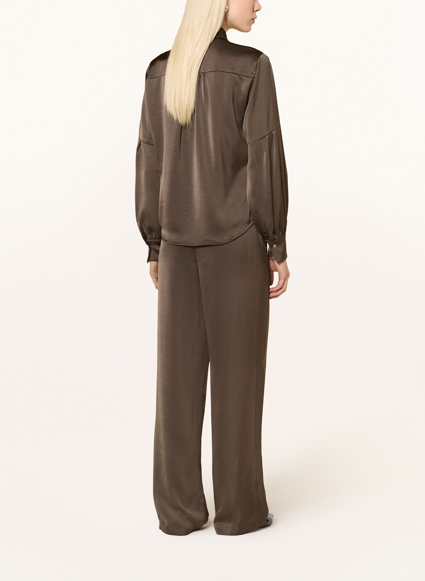 NEO NOIR Blusenshirt NAJA aus Satin: DUNKELBRAUN