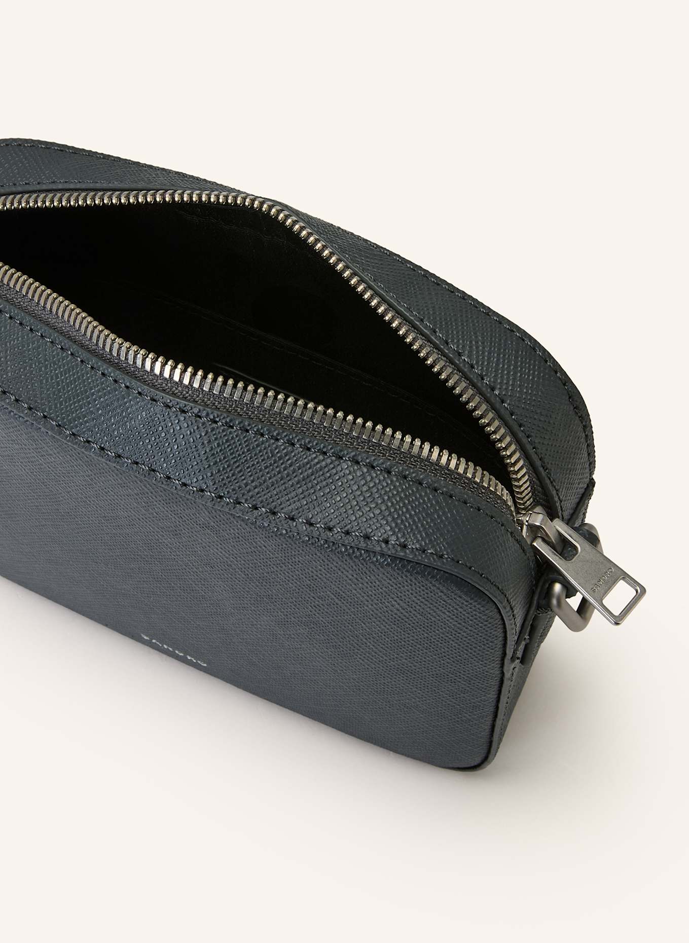 SANDRO Saffiano-Umhängetasche: DUNKELGRAU