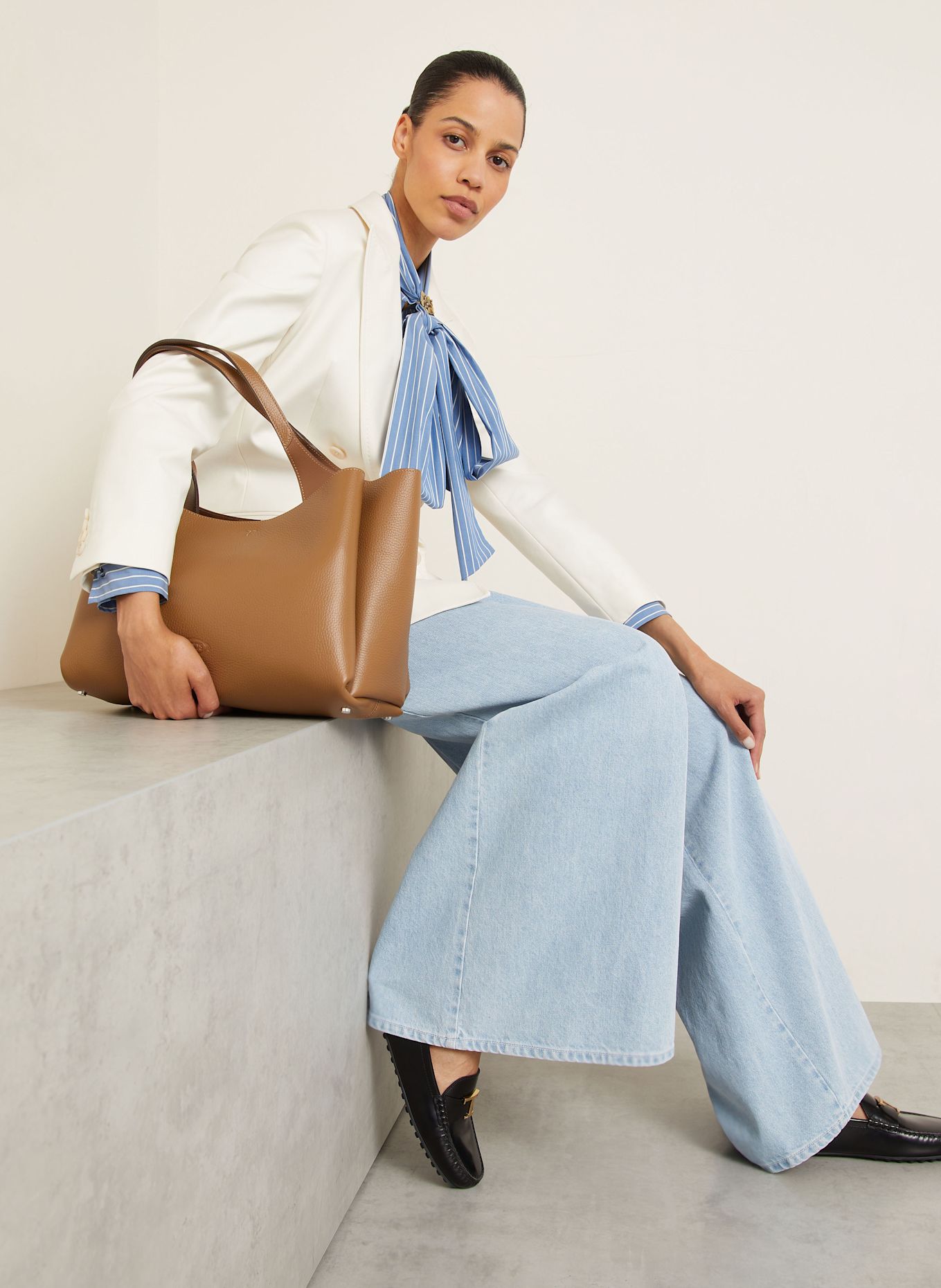 TOD'S Shopper: BROWN