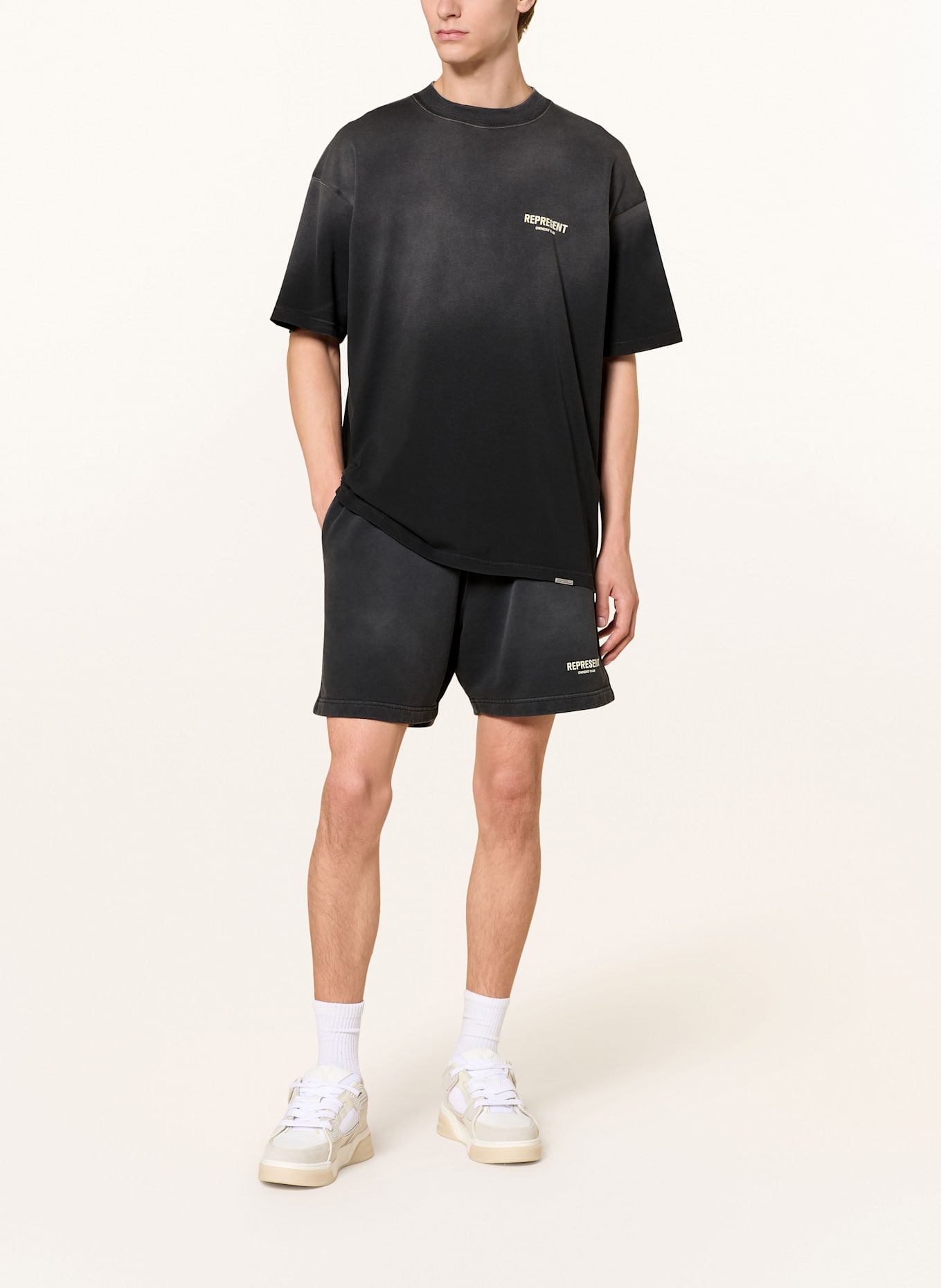 REPRESENT T-Shirt: SCHWARZ