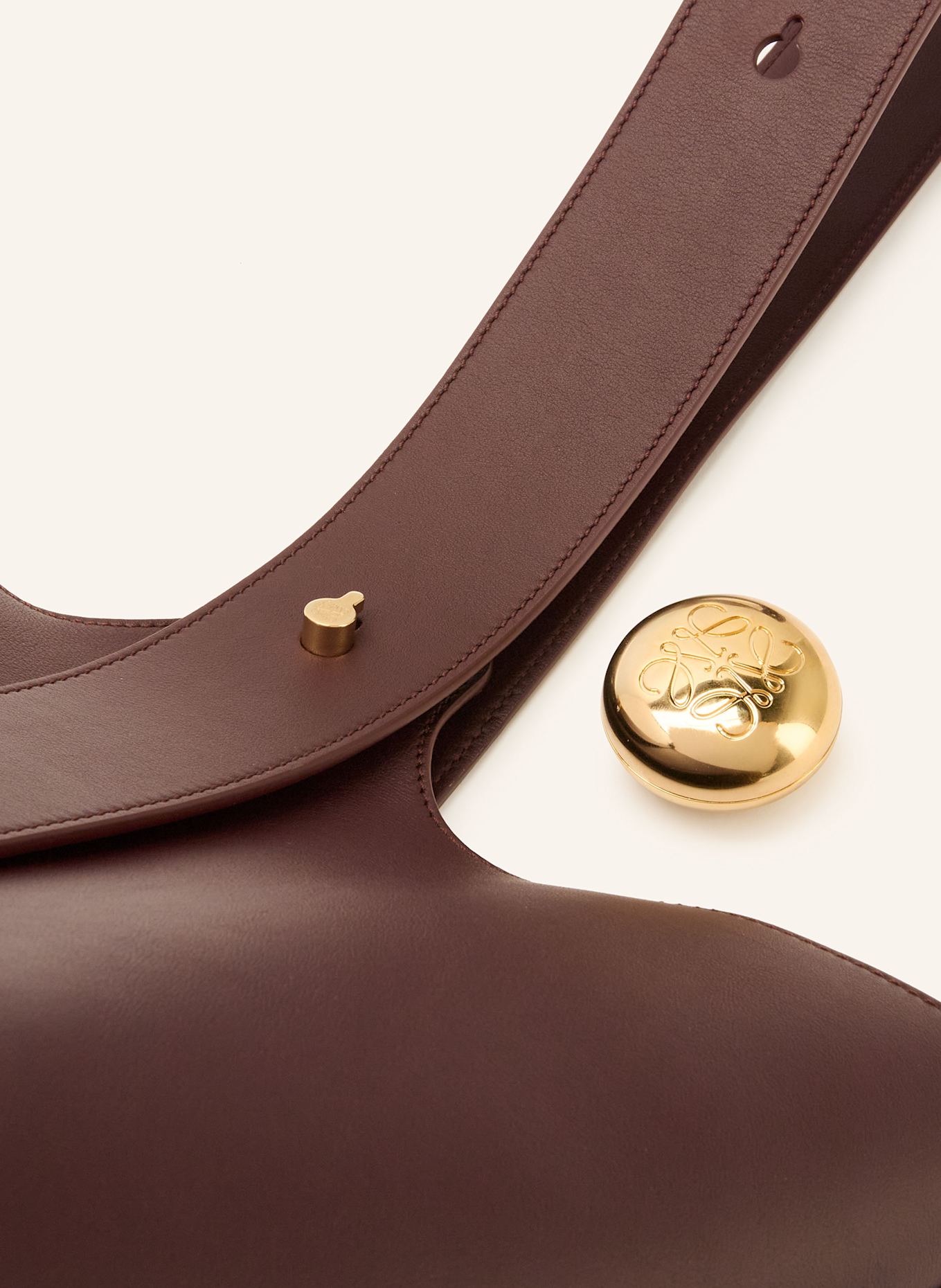 LOEWE Handtasche PEBBLE BUCKET MEDIUM: DUNKELROT