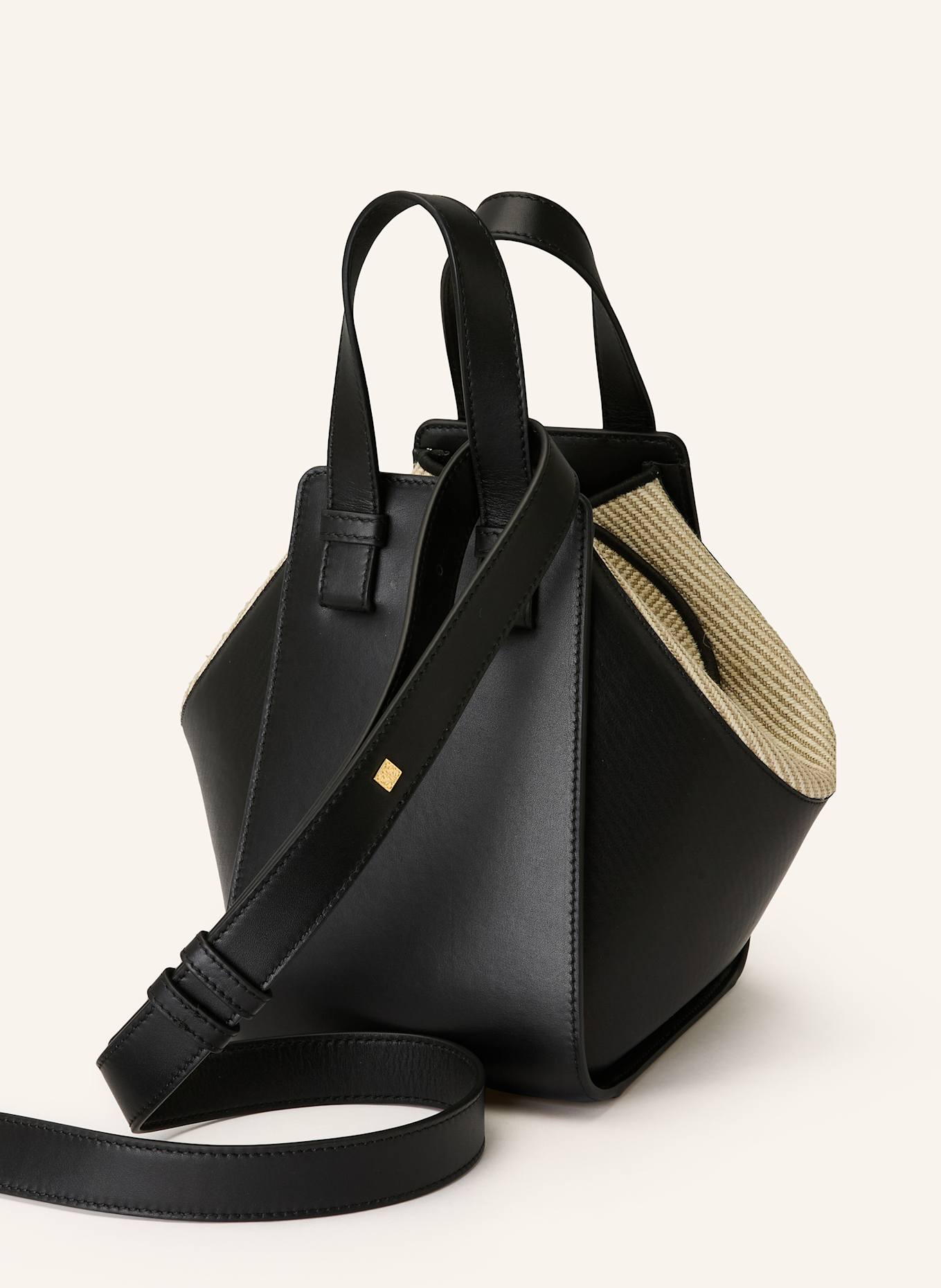 LOEWE Umhängetasche HAMMOCK: SCHWARZ