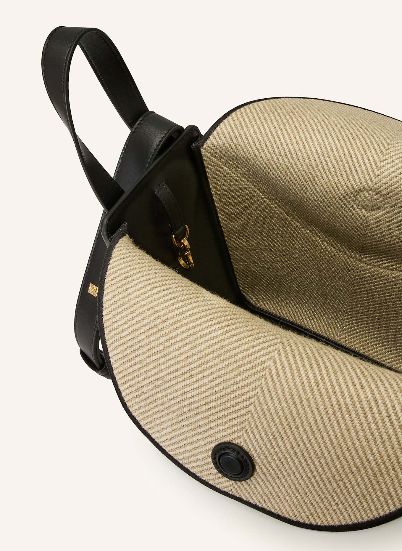 LOEWE Umhängetasche HAMMOCK: SCHWARZ