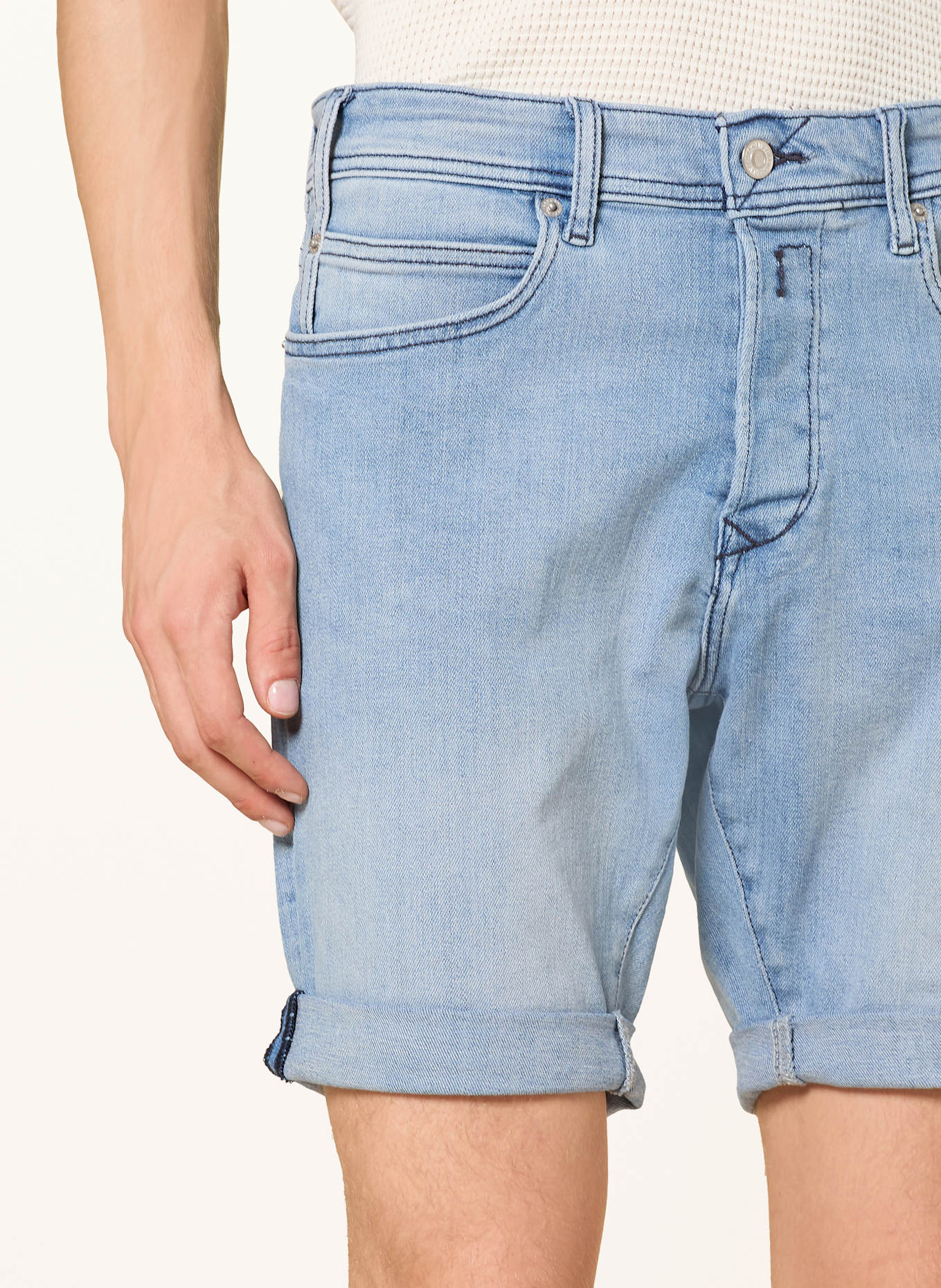REPLAY Jeansshorts RBJ. 981 Tapered Fit: 010 LIGHT BLUE