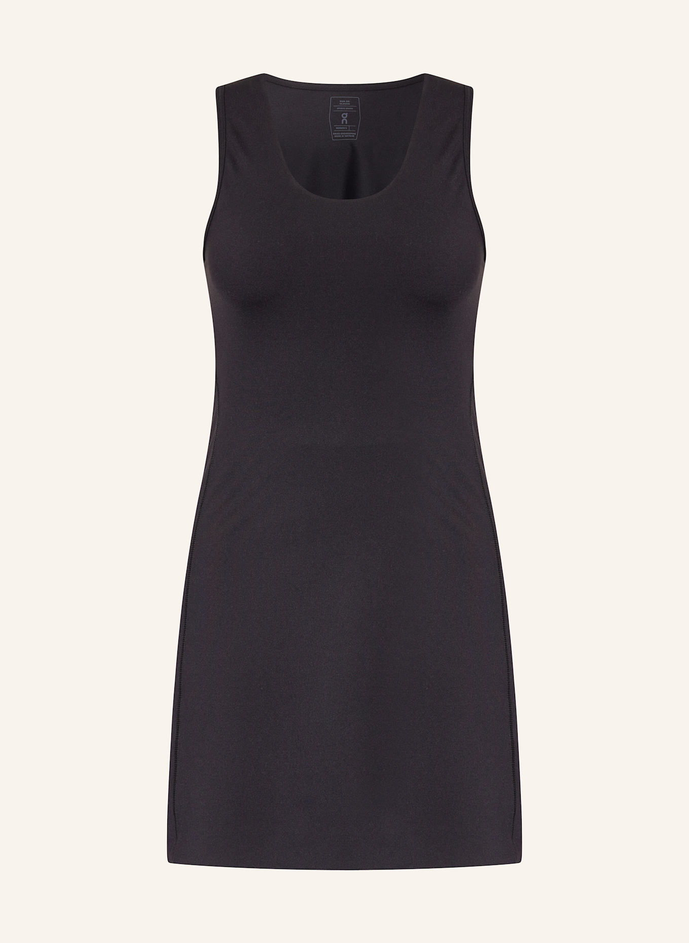 On Kleid STUDIO: SCHWARZ