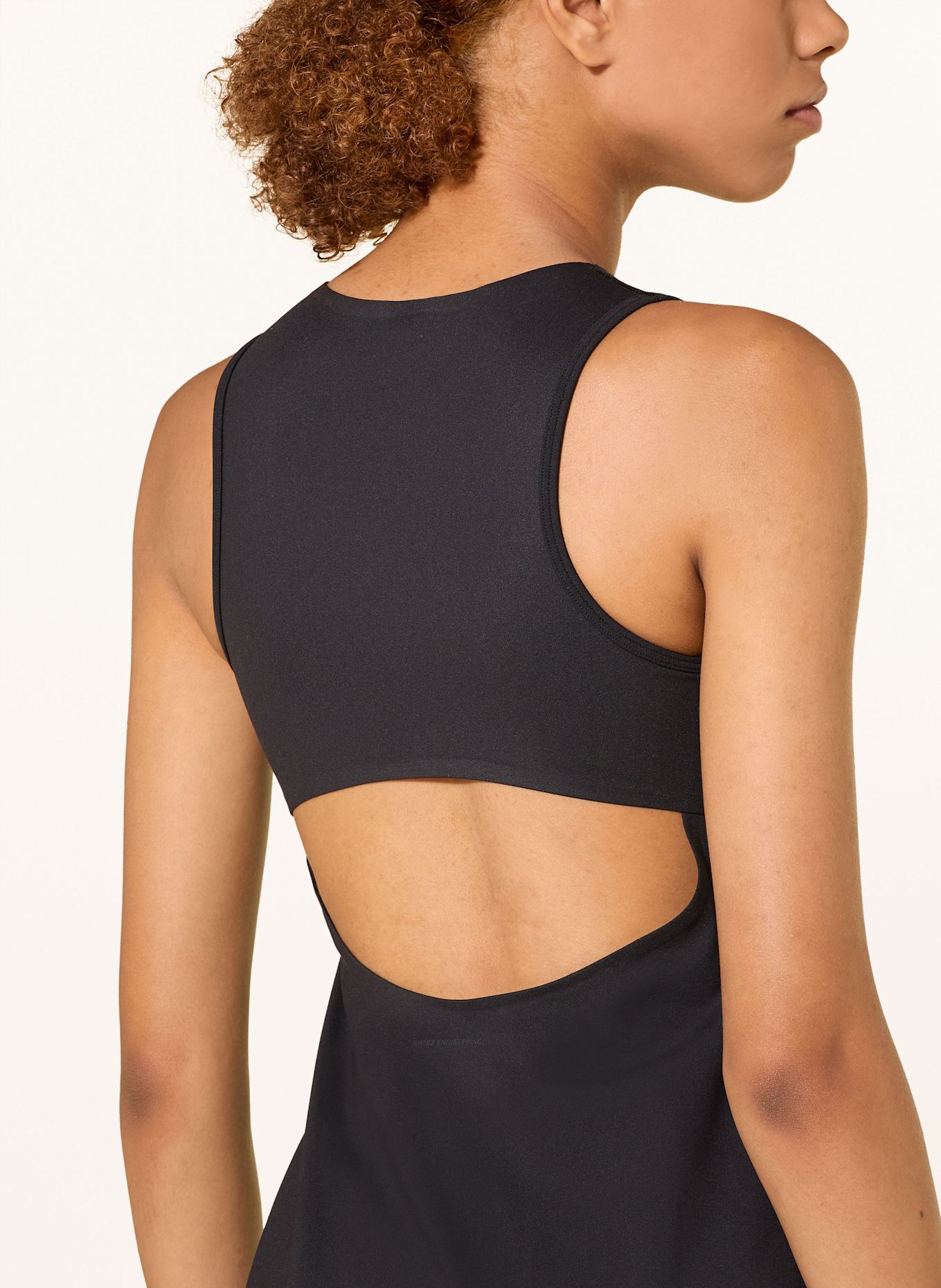 On Kleid STUDIO: SCHWARZ