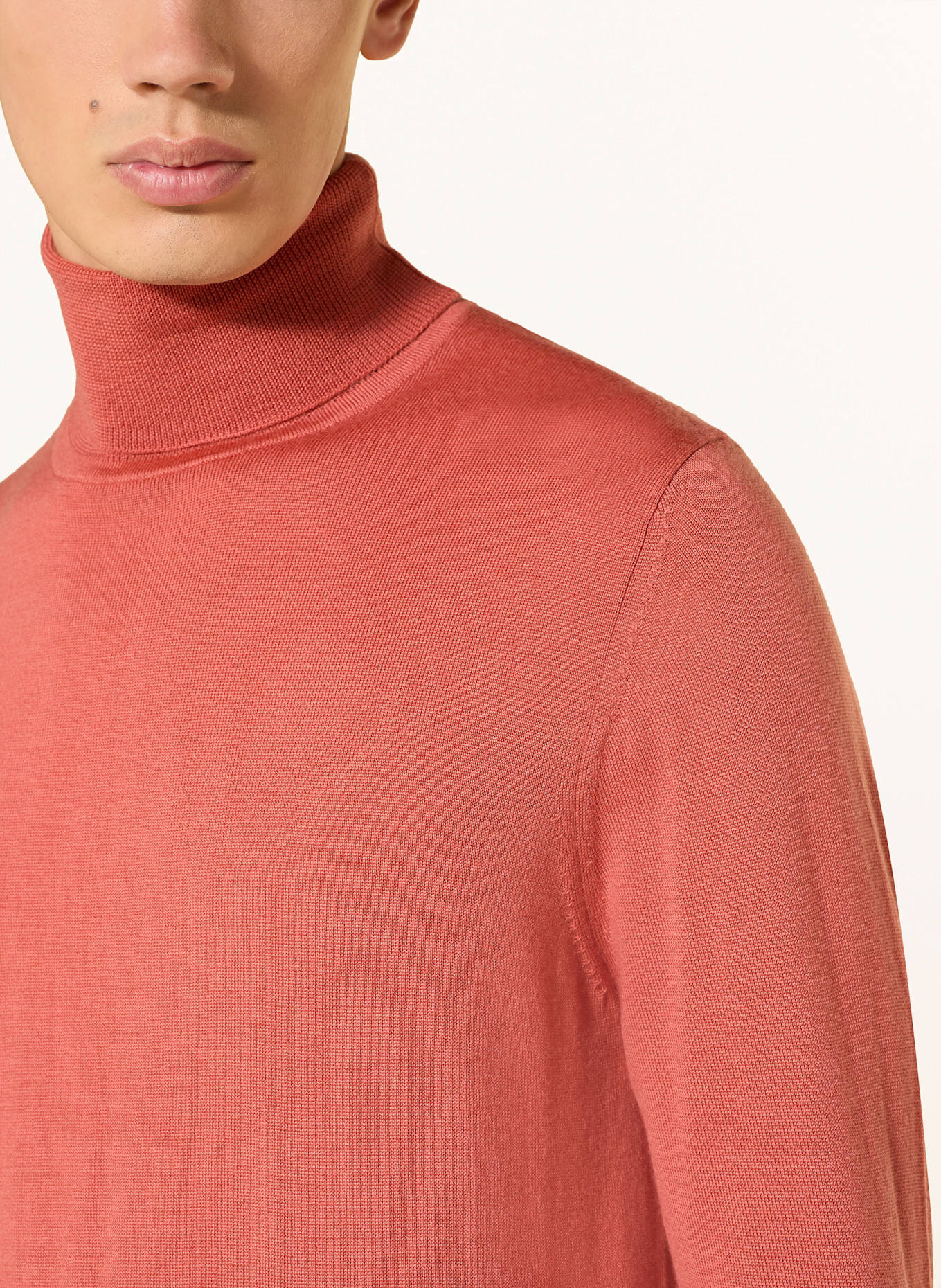 PAUL Rollkragenpullover aus Merinowolle: LACHS