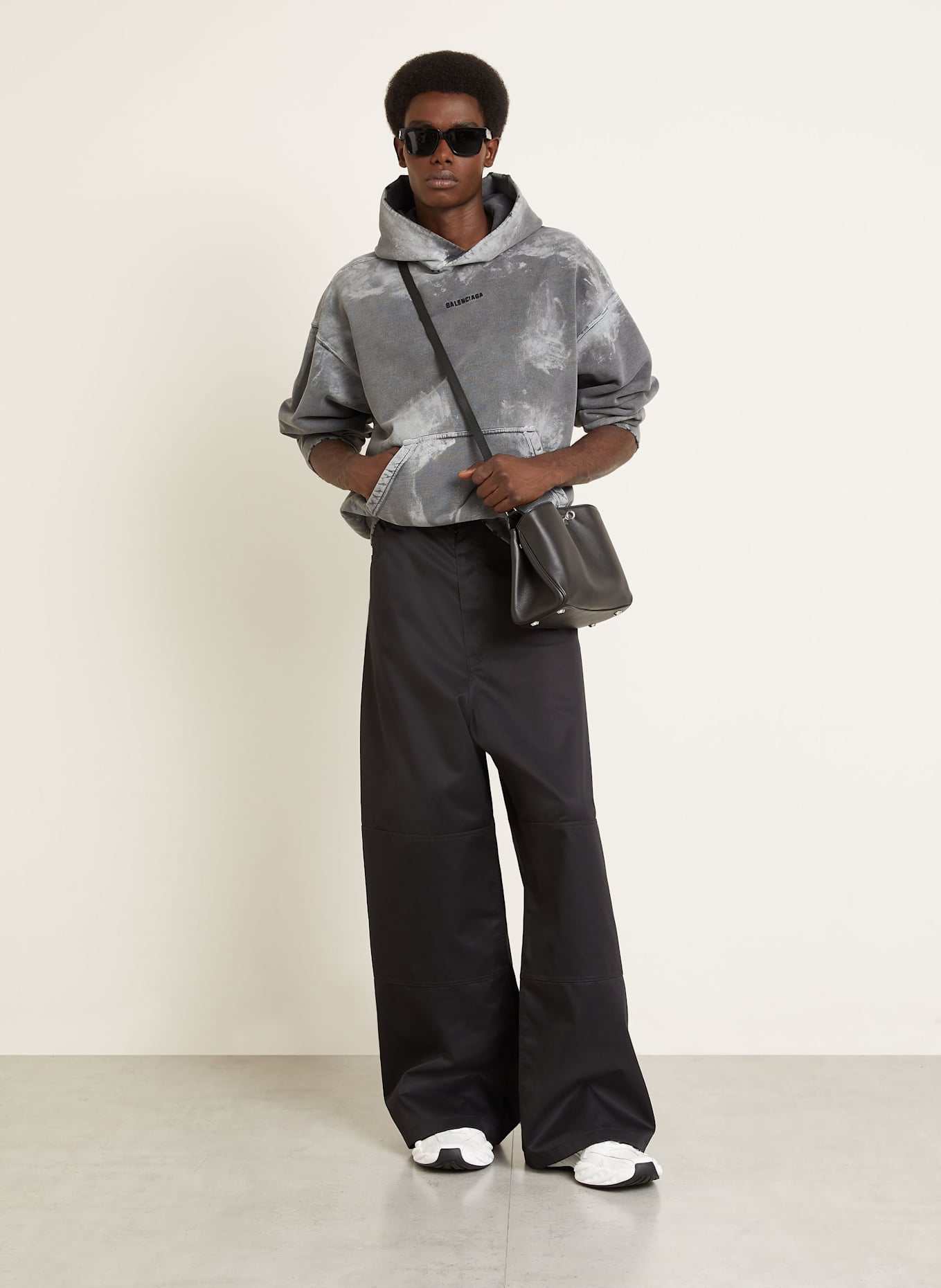 BALENCIAGA Hoodie: DUNKELGRAU