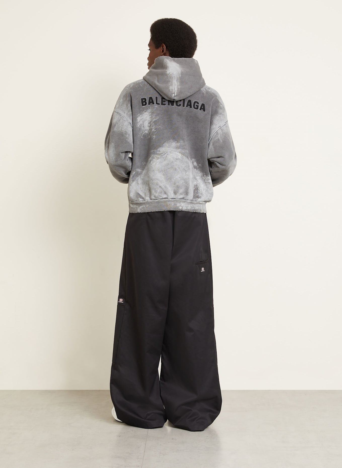BALENCIAGA Hoodie: DUNKELGRAU