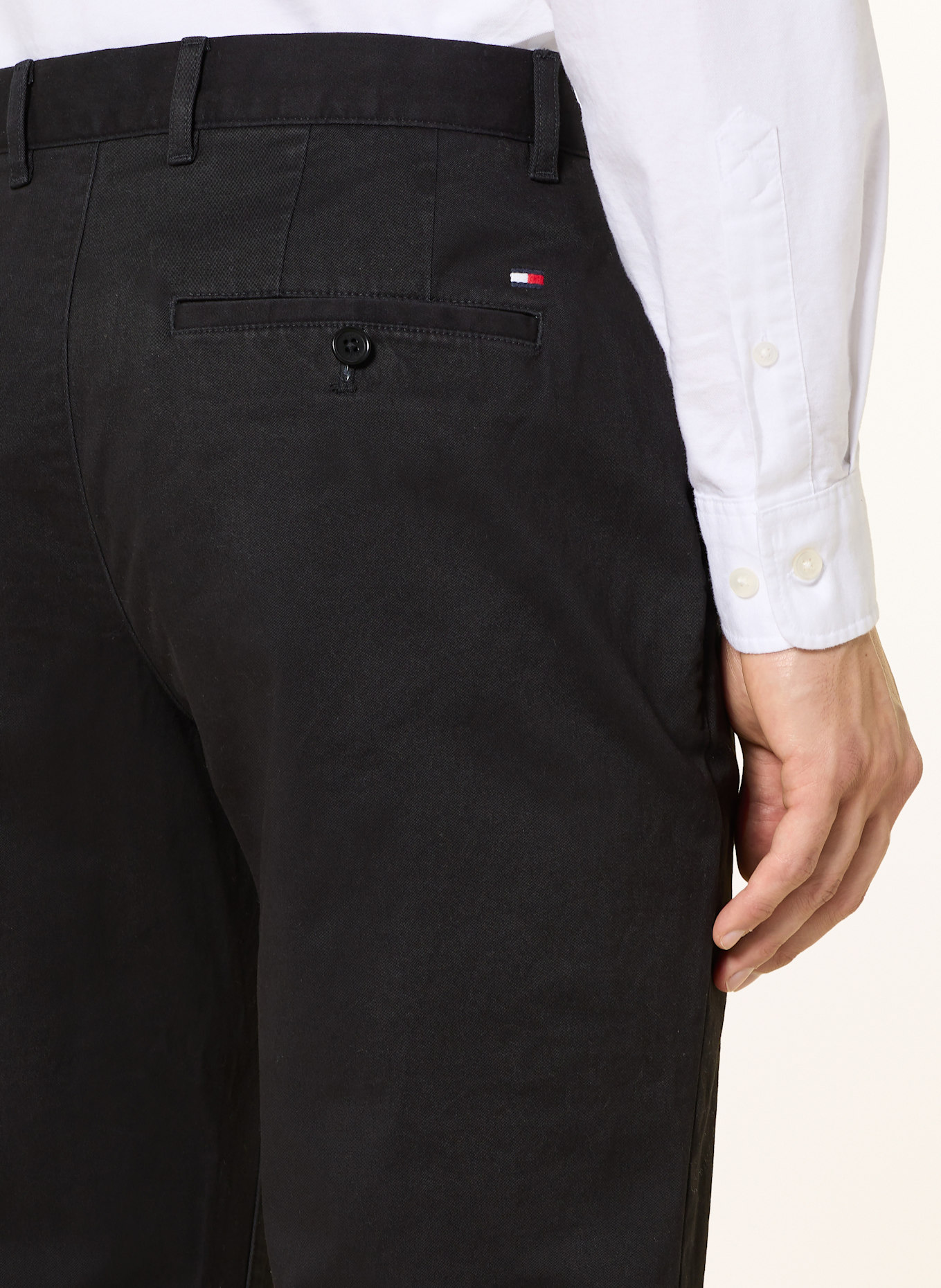 TOMMY HILFIGER Chino DENTON Straight Fit: SCHWARZ