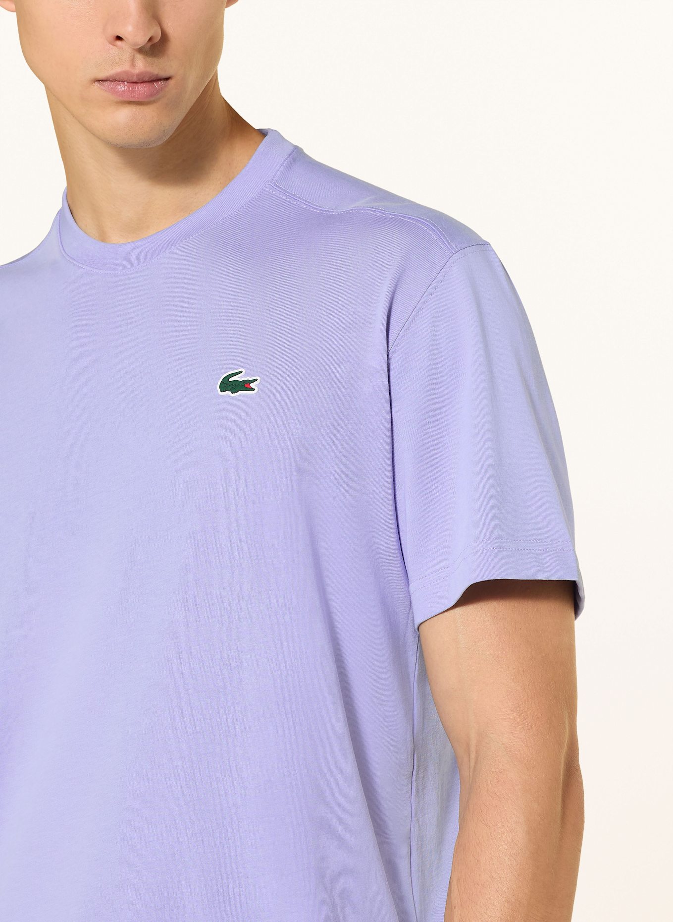 LACOSTE T-Shirt: HELLLILA