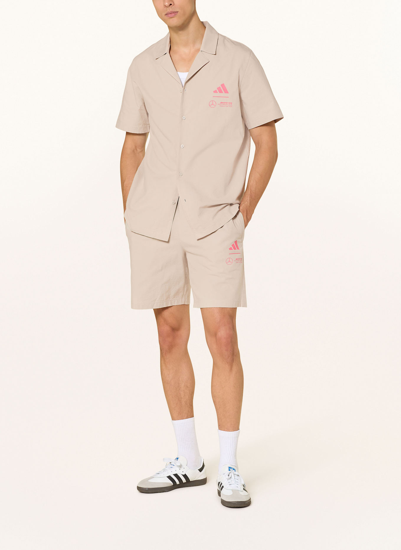 adidas Resorthemd MERCEDES - AMG PETRONAS FORMULA ONE TEAM SUMMER Loose Fit: BEIGE