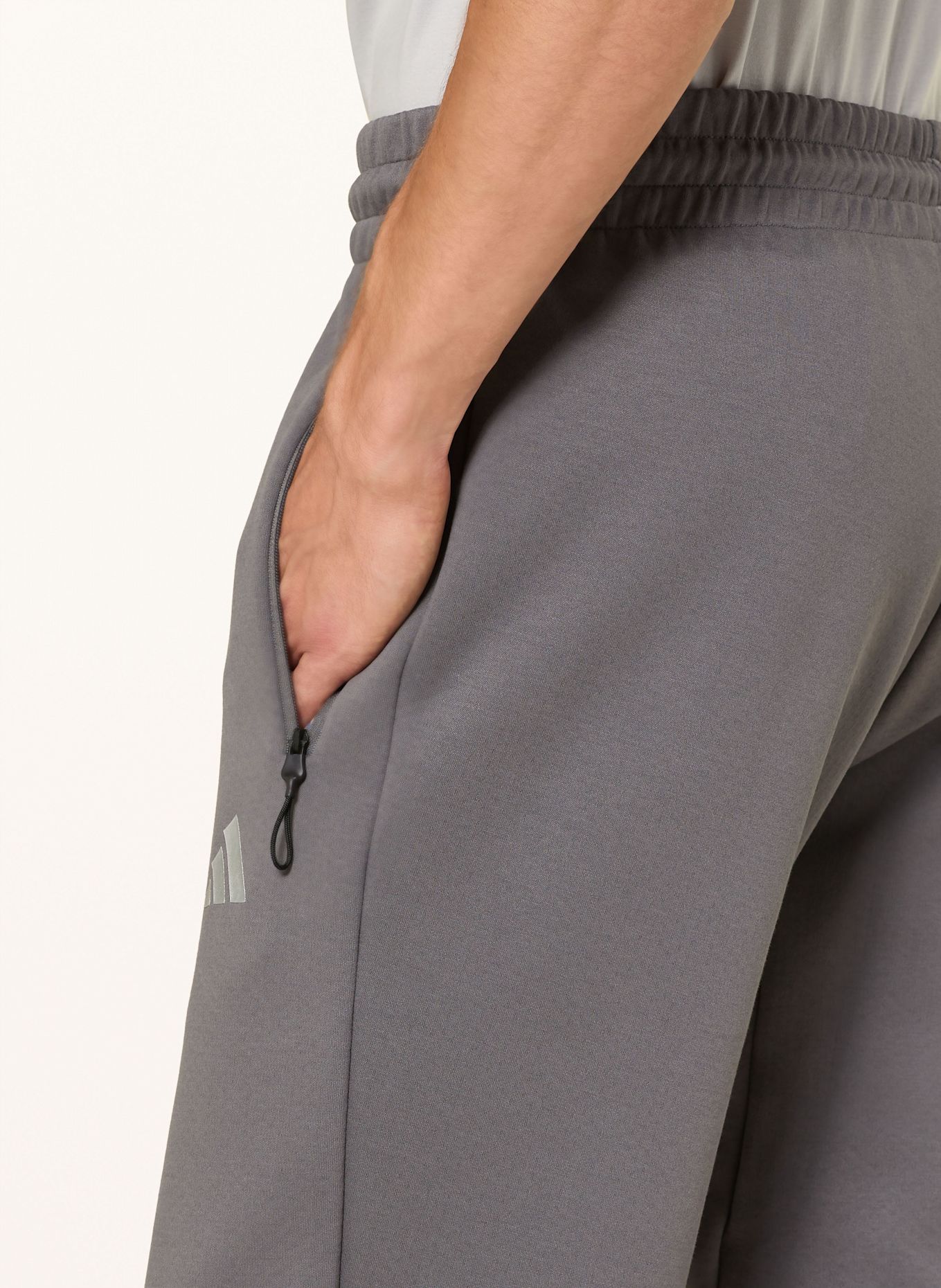 adidas Sweatpants MERCEDES - AMG PETRONAS FORMULA ONE TEAM SILVER ARROWS: GRAU