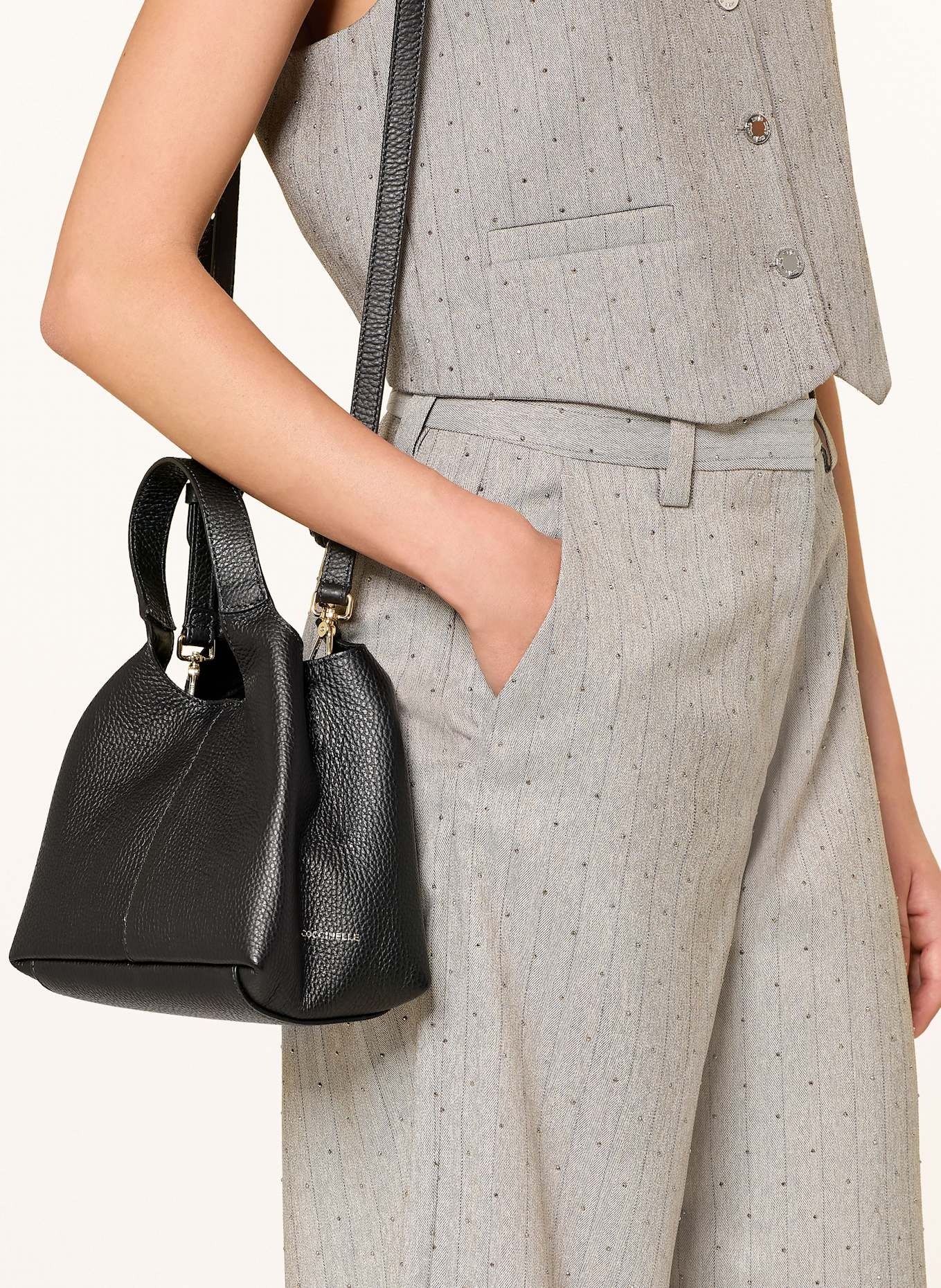 COCCINELLE Handtasche mit Pouch: SCHWARZ