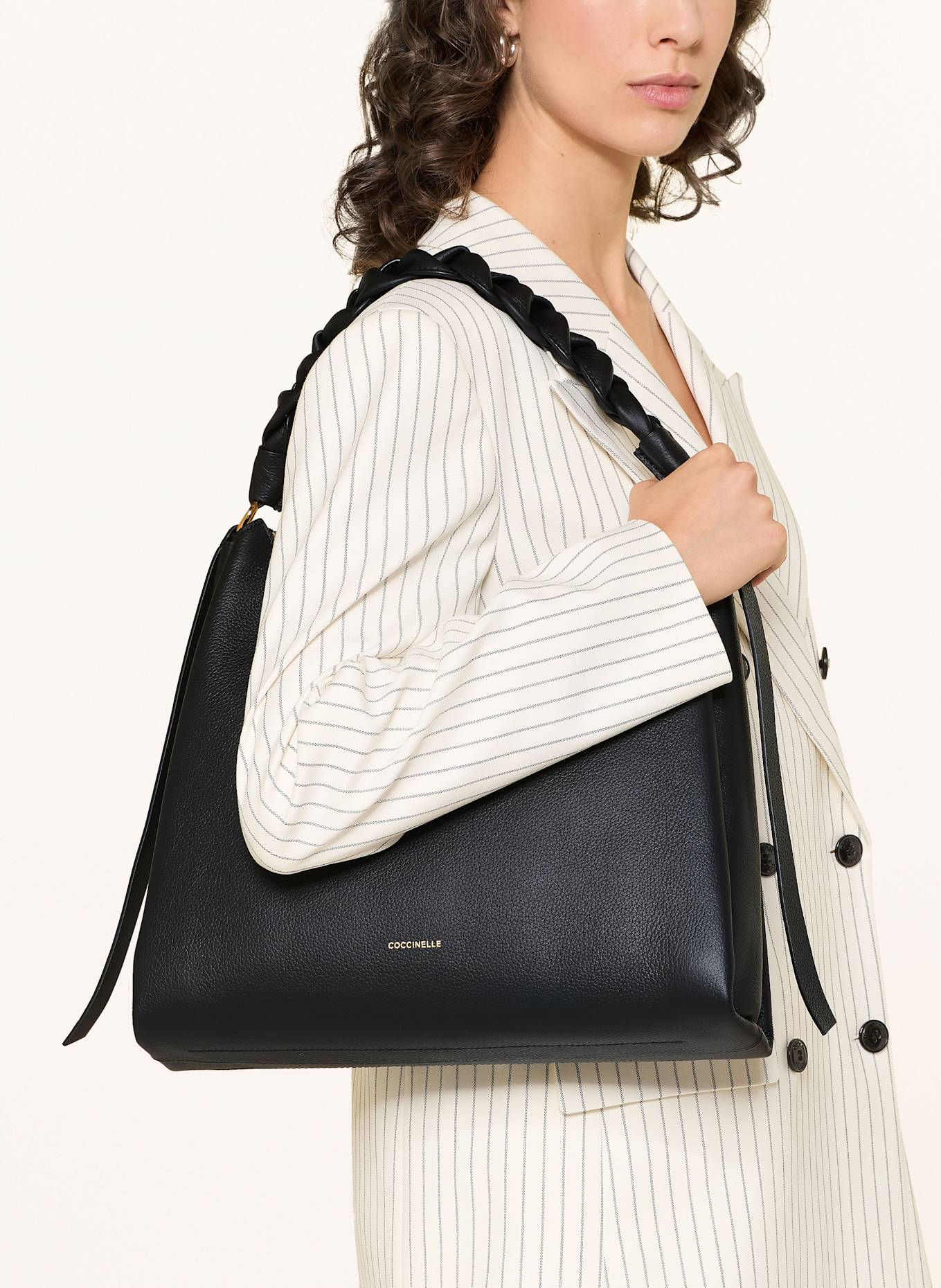 COCCINELLE Beuteltasche: SCHWARZ