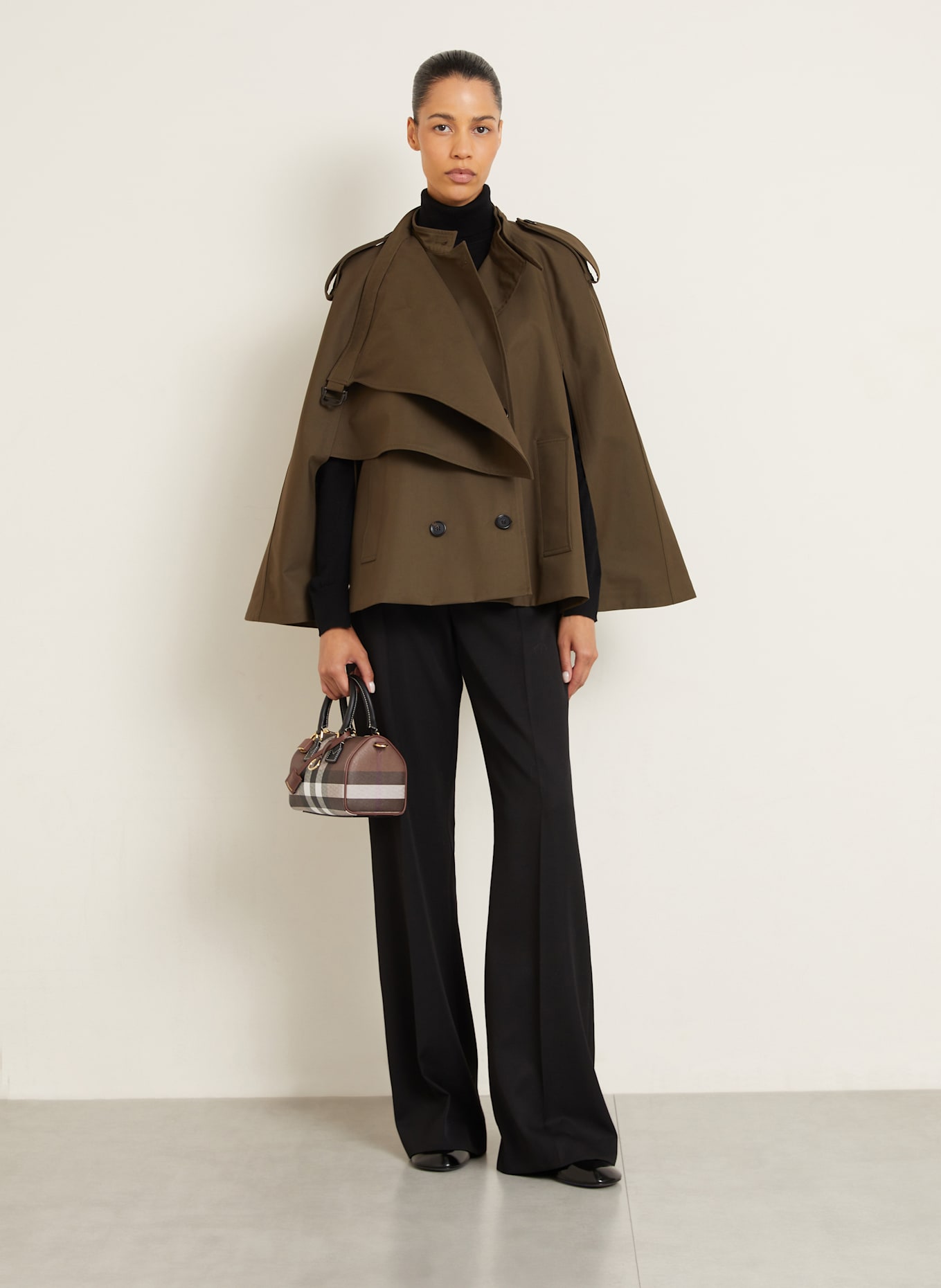 BURBERRY Umhängetasche: BRAUN / SCHWARZ