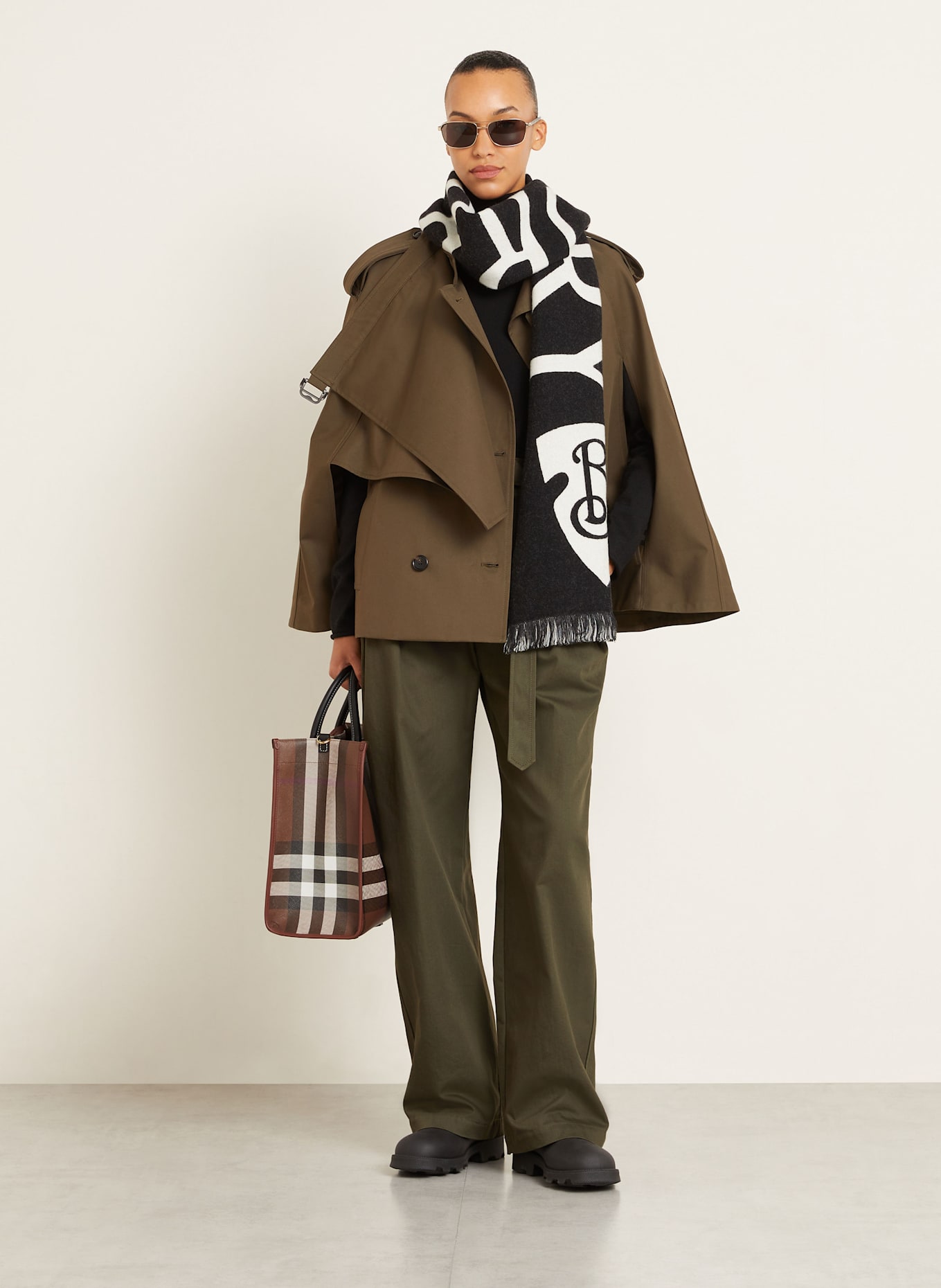 BURBERRY Shopper FREYA: BRAUN / WEISS / ROT