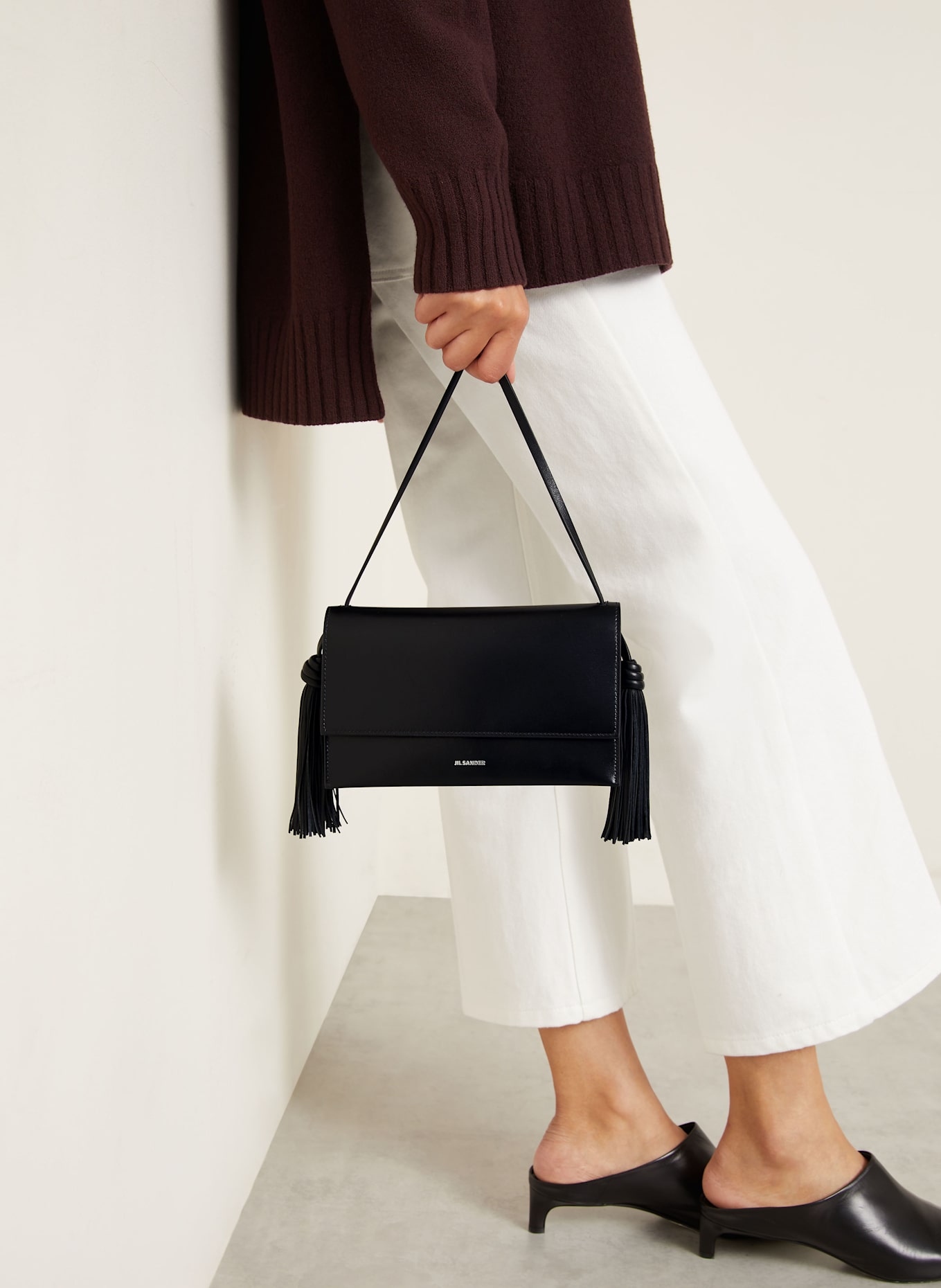 【関税＆送料込み】Jil Sander 'Tassel' Crossbody Bag Jil Sander Drawstring Shoulder Bag - brown Leather | Garmentory