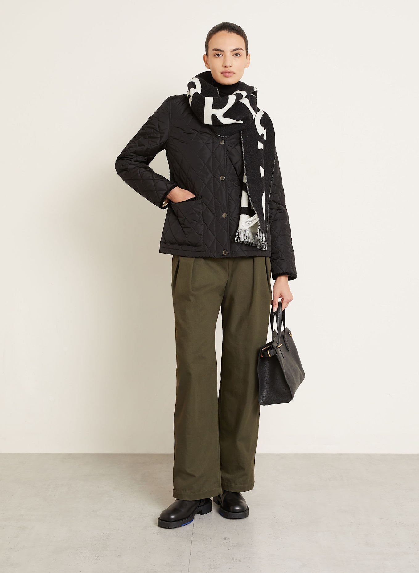 BURBERRY Kurtka pikowana: CZARNY/ BEŻOWY