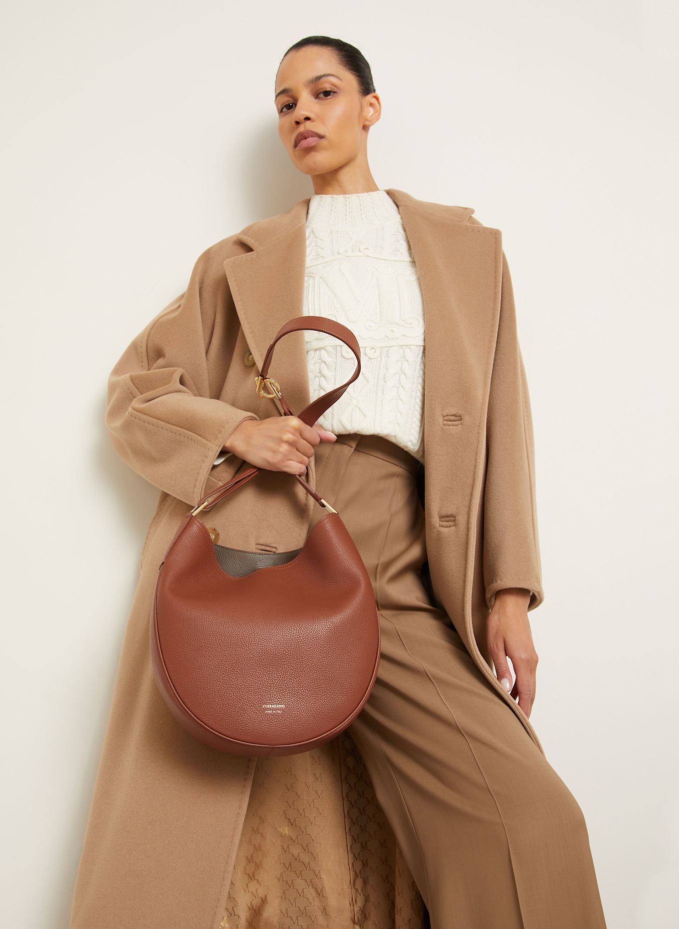 FERRAGAMO Torba worek SMILE MEDIUM: KONIAKOWY