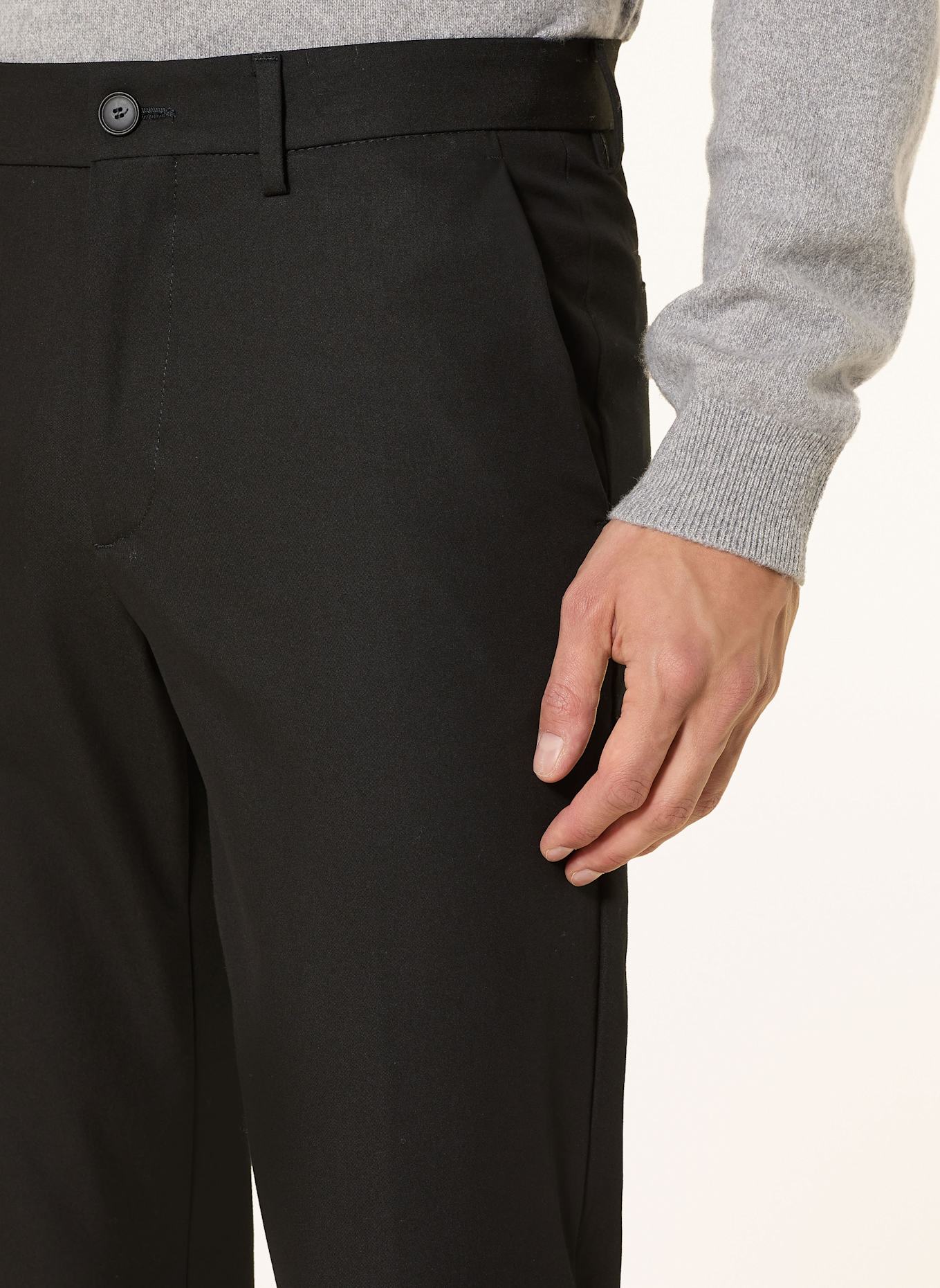 BOSS Chino kalhoty KAITON Slim Fit: ČERNÁ