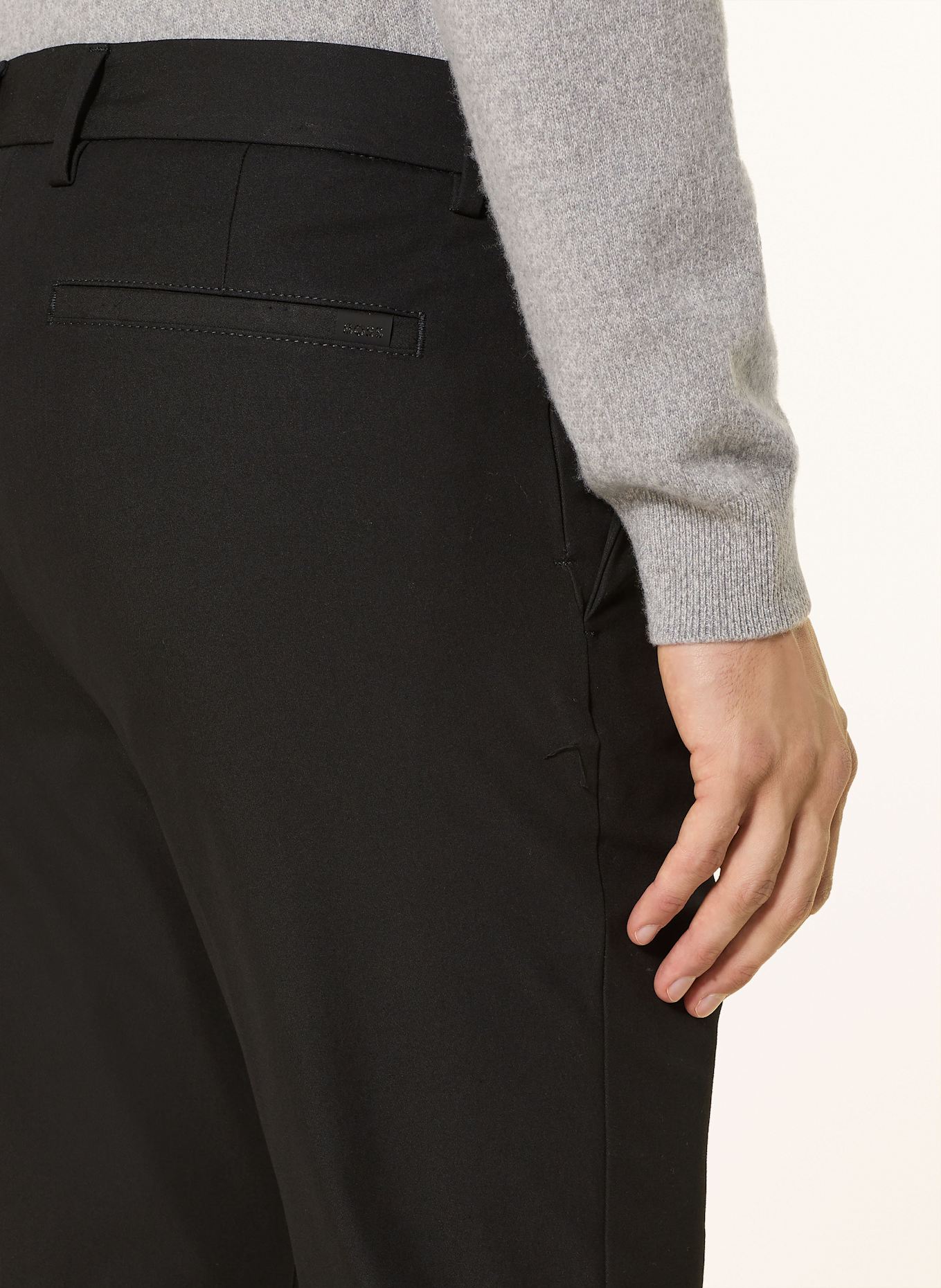BOSS Chino kalhoty KAITON Slim Fit: ČERNÁ