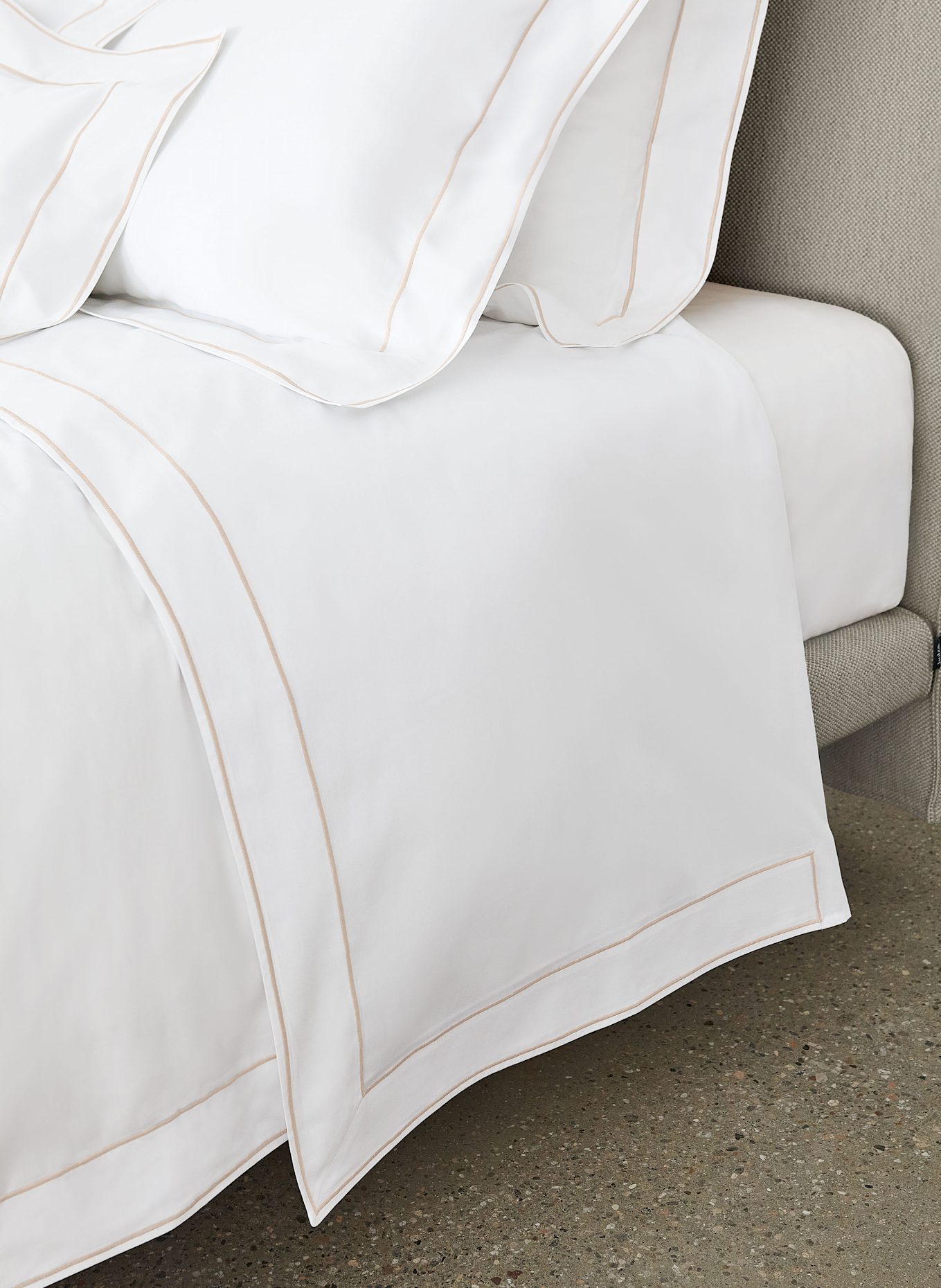 FAZZINI Bettbezug ISOLA: WEISS / HELLBRAUN