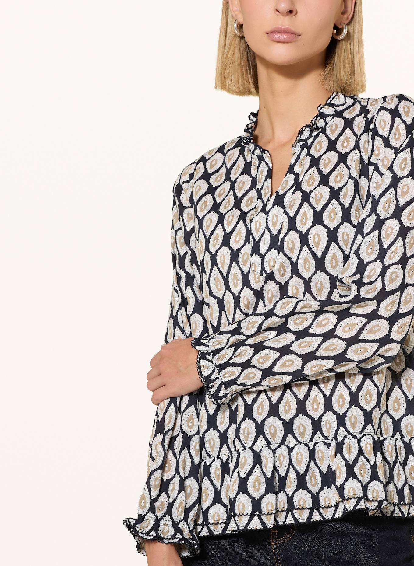 CARTOON Shirt blouse with ruffles: DARK BLUE/ BEIGE/ WHITE