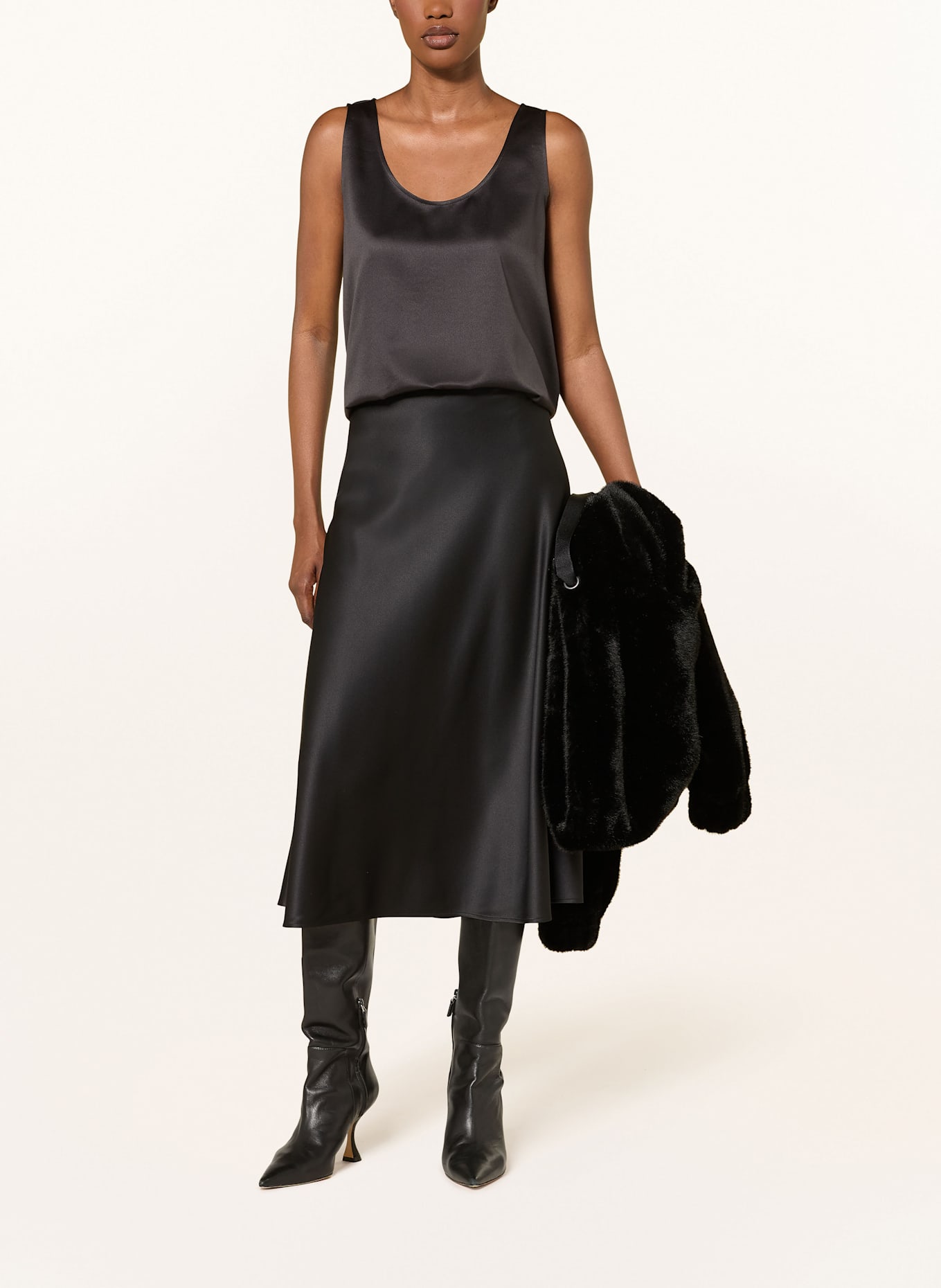 Juvia Satintop FINNJA: SCHWARZ