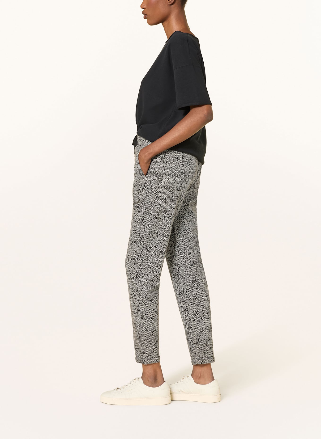 Juvia Sweatpants MARGIE: SCHWARZ / WEISS