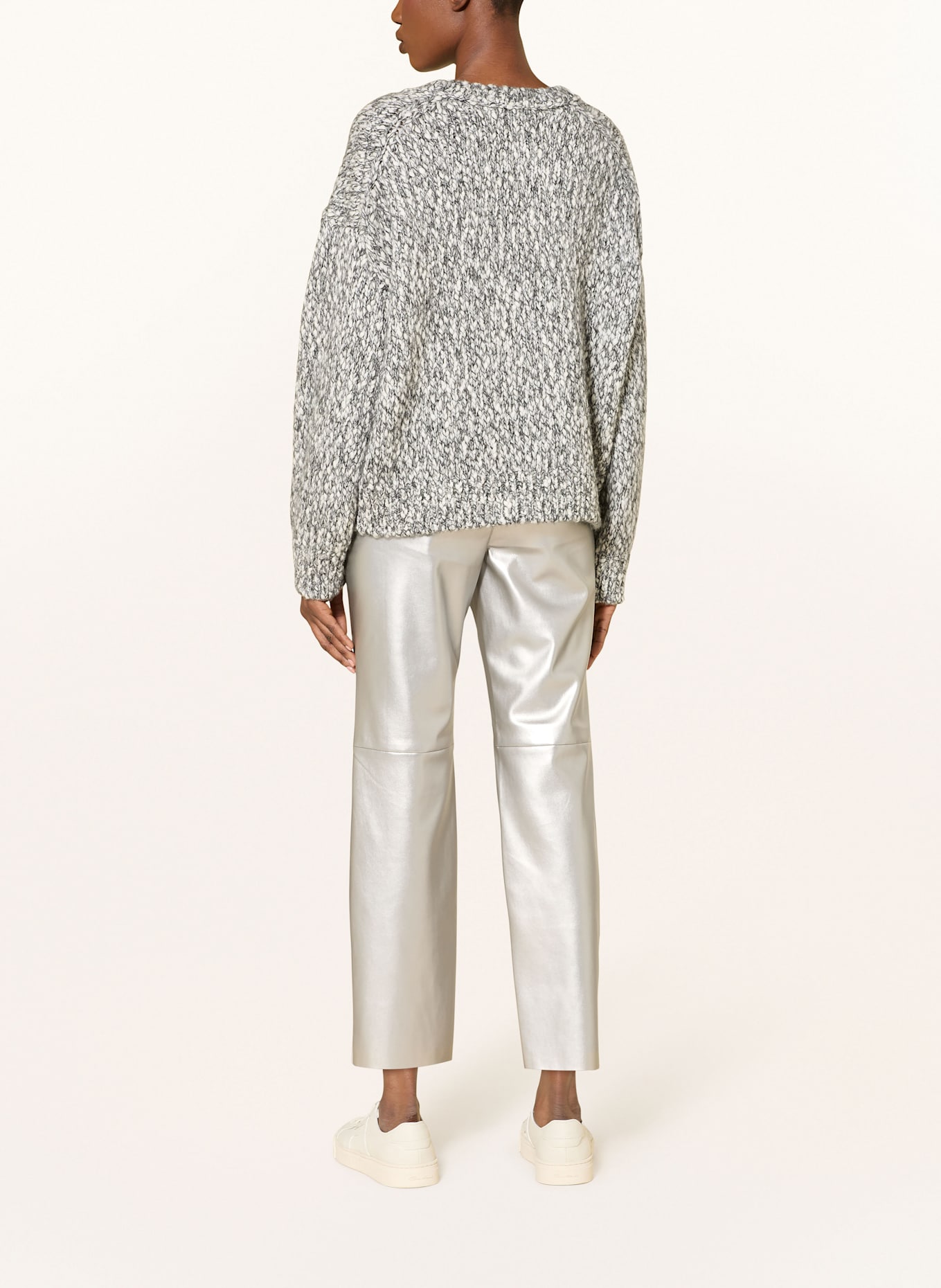 Juvia Pullover KIRA: SCHWARZ / WEISS / DUNKELGRÜN