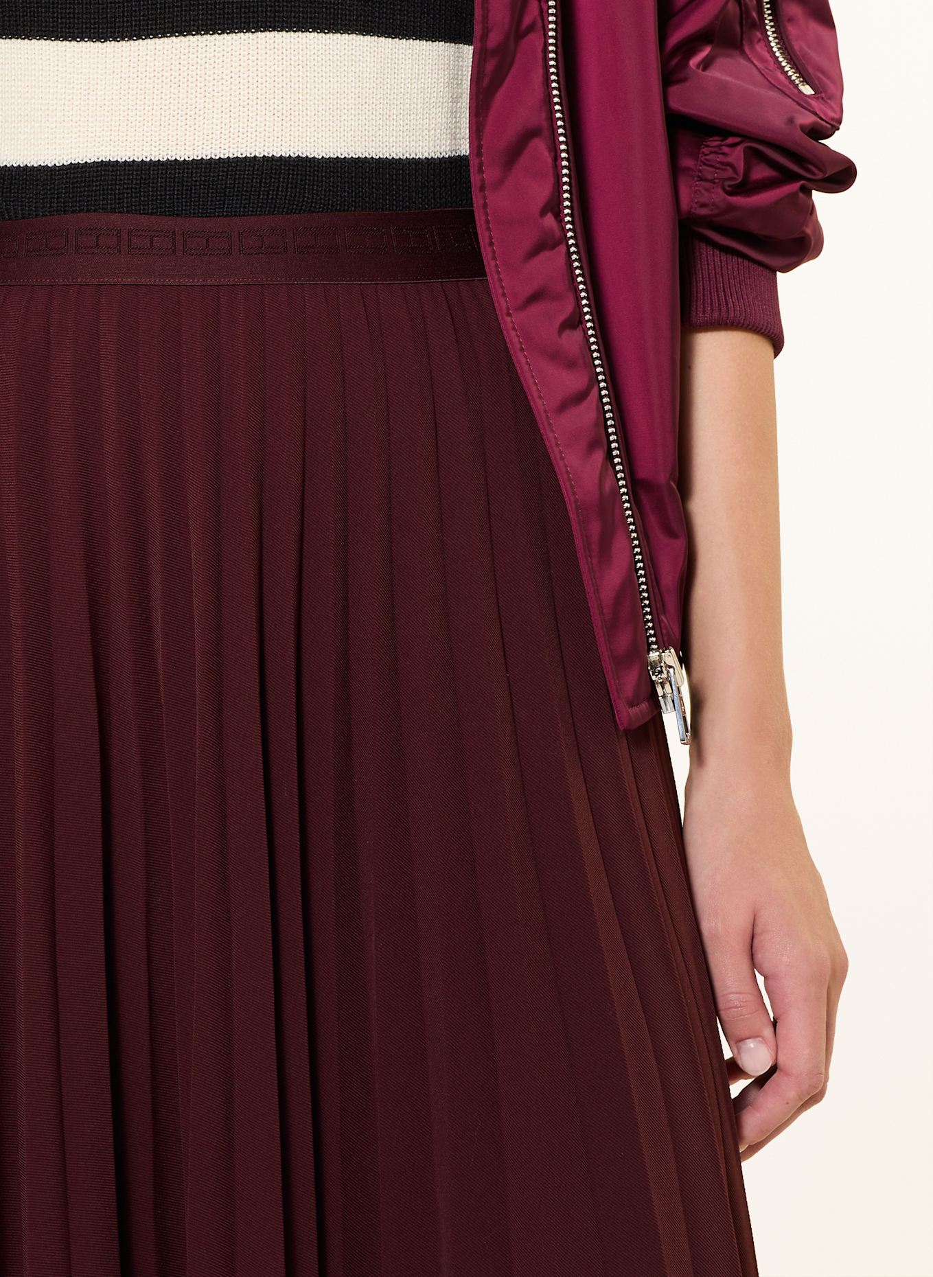 TOMMY HILFIGER Faltenrock: DUNKELROT