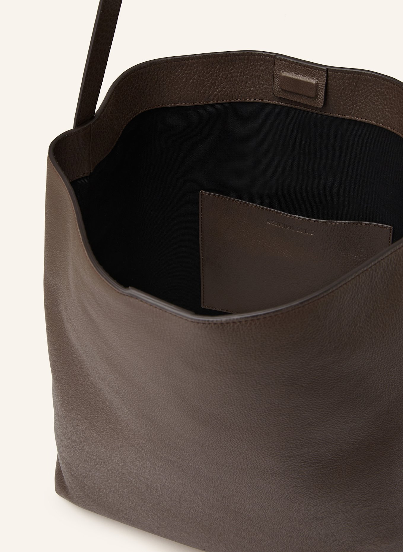 AESTHER EKME Kabelka přes rameno SAC SUPPLE: TMAVĚ HNĚDÁ