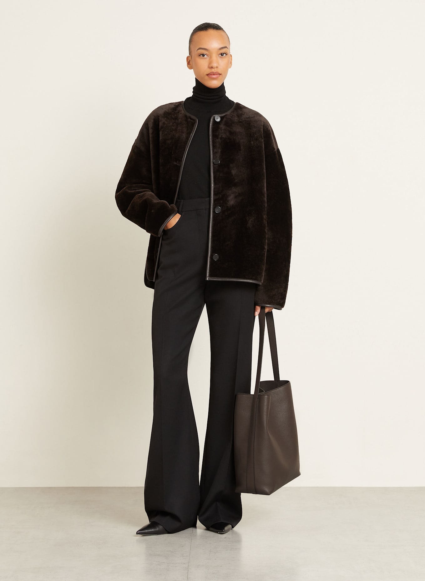 AESTHER EKME Kabelka přes rameno SAC SUPPLE: TMAVĚ HNĚDÁ